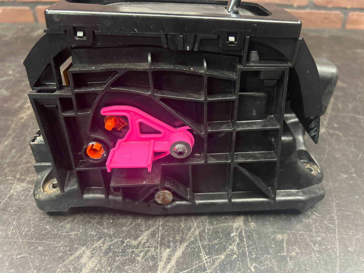 12-13 GRAND CHEROKEE DURANGO AUTO TRANS 6-SPEED FLOOR SHIFTER GEAR SELECTOR