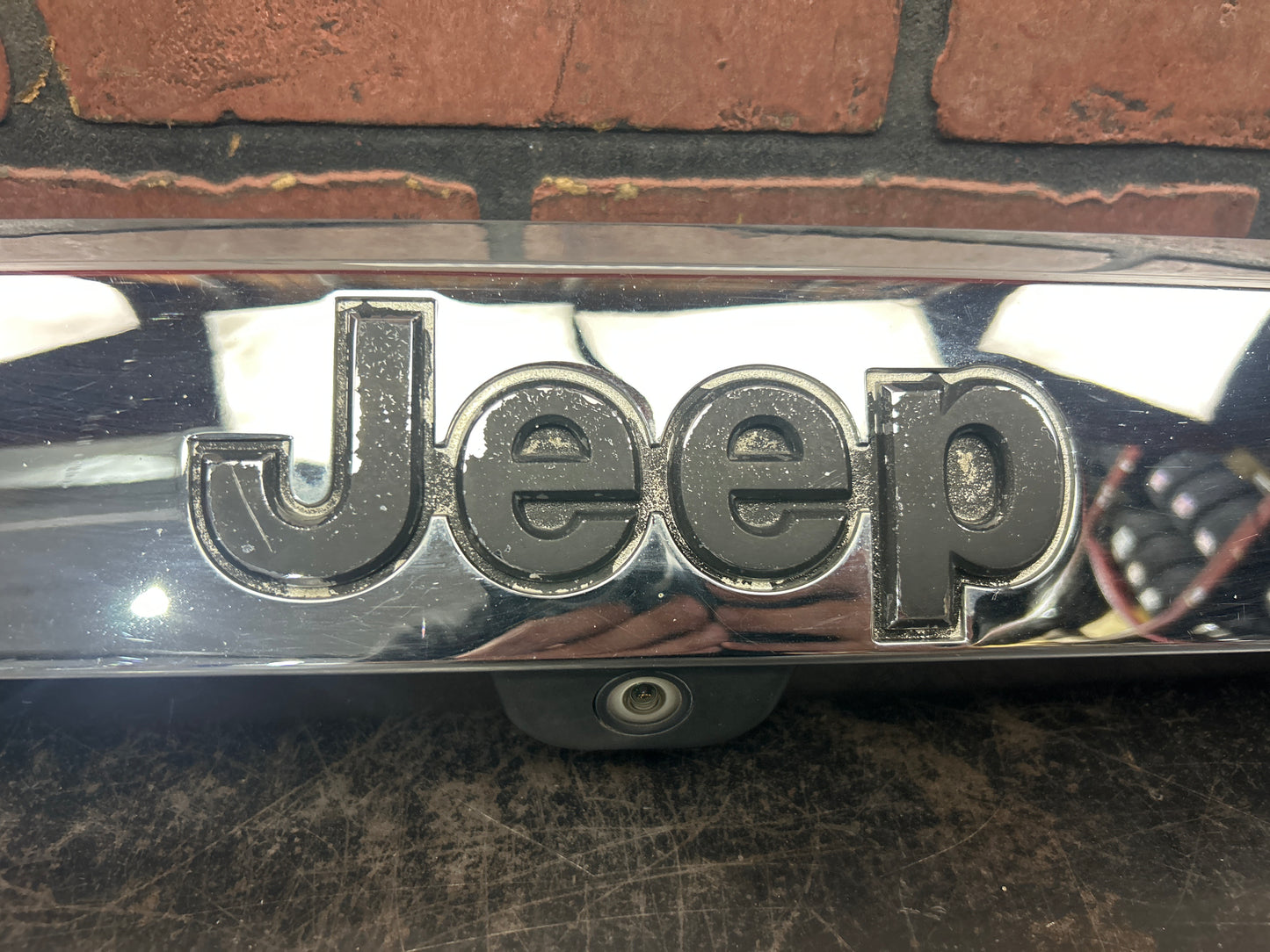 2011-2013 Jeep Grand Cherokee SRT8 Liftgate Garnish Molding Trim W/ Camera OEM