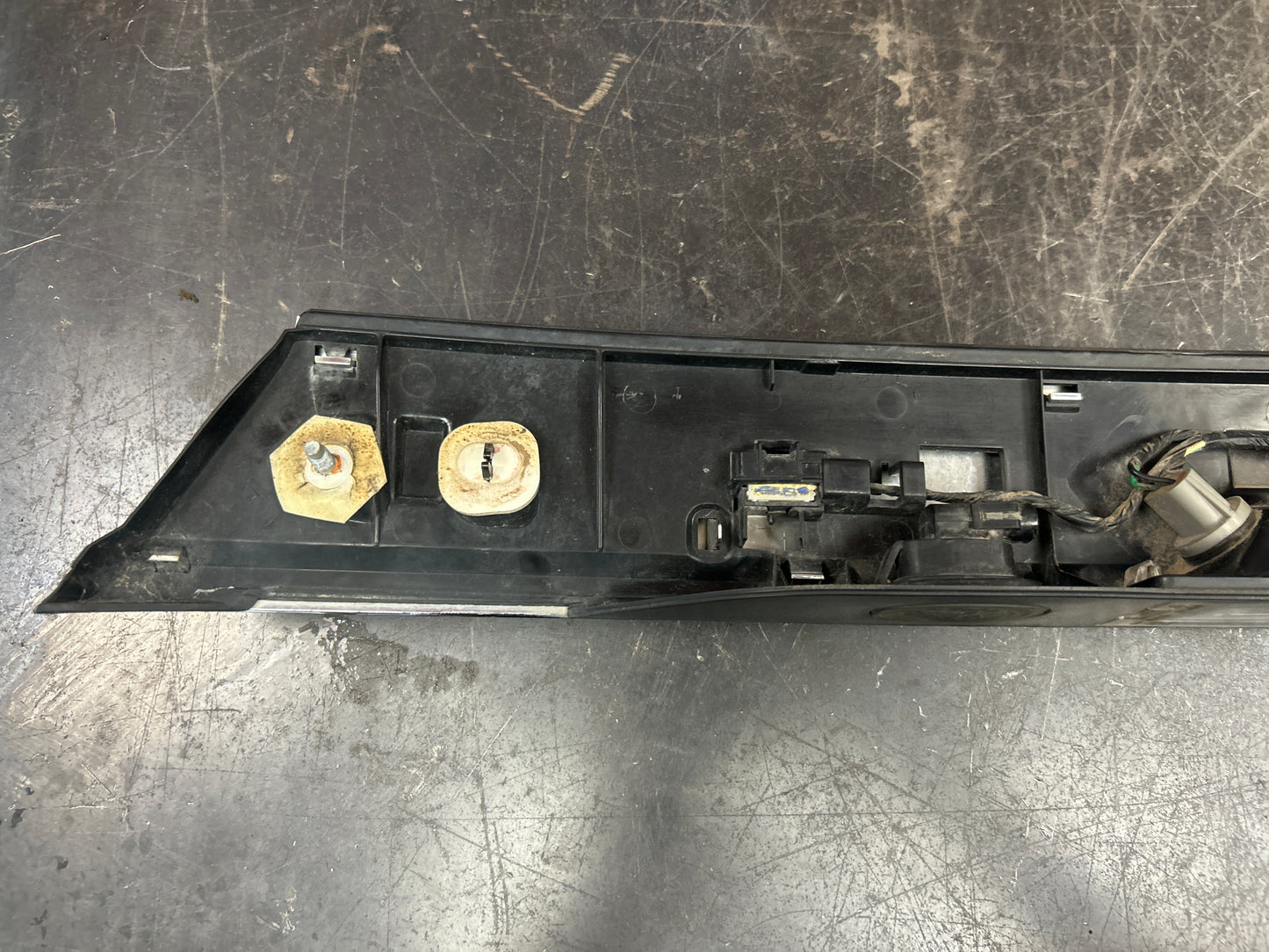 2011-2013 Jeep Grand Cherokee SRT8 Liftgate Garnish Molding Trim W/ Camera OEM