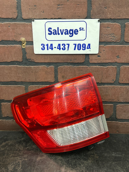 2011 2012 2013 Jeep Grand Cherokee Driver Left Quarter Panel Tail Light OEM
