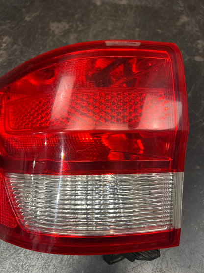 2011 2012 2013 Jeep Grand Cherokee Driver Left Quarter Panel Tail Light OEM