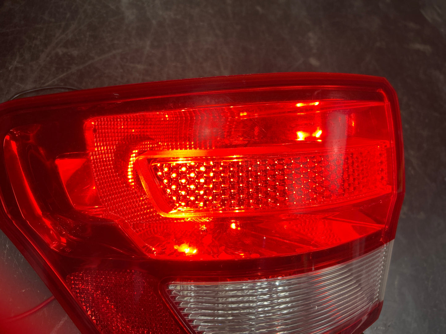 2011 2012 2013 Jeep Grand Cherokee Driver Left Quarter Panel Tail Light OEM