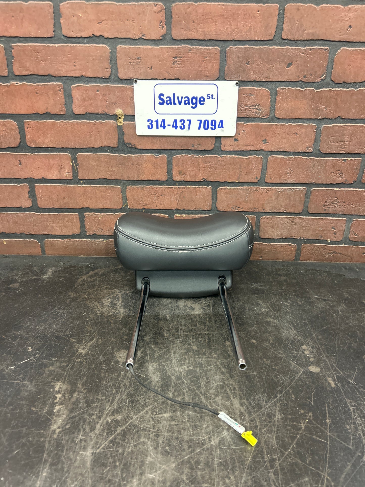 2011-2021 Jeep Grand Cherokee Durango Black Leather Front Seat Headrest OEM