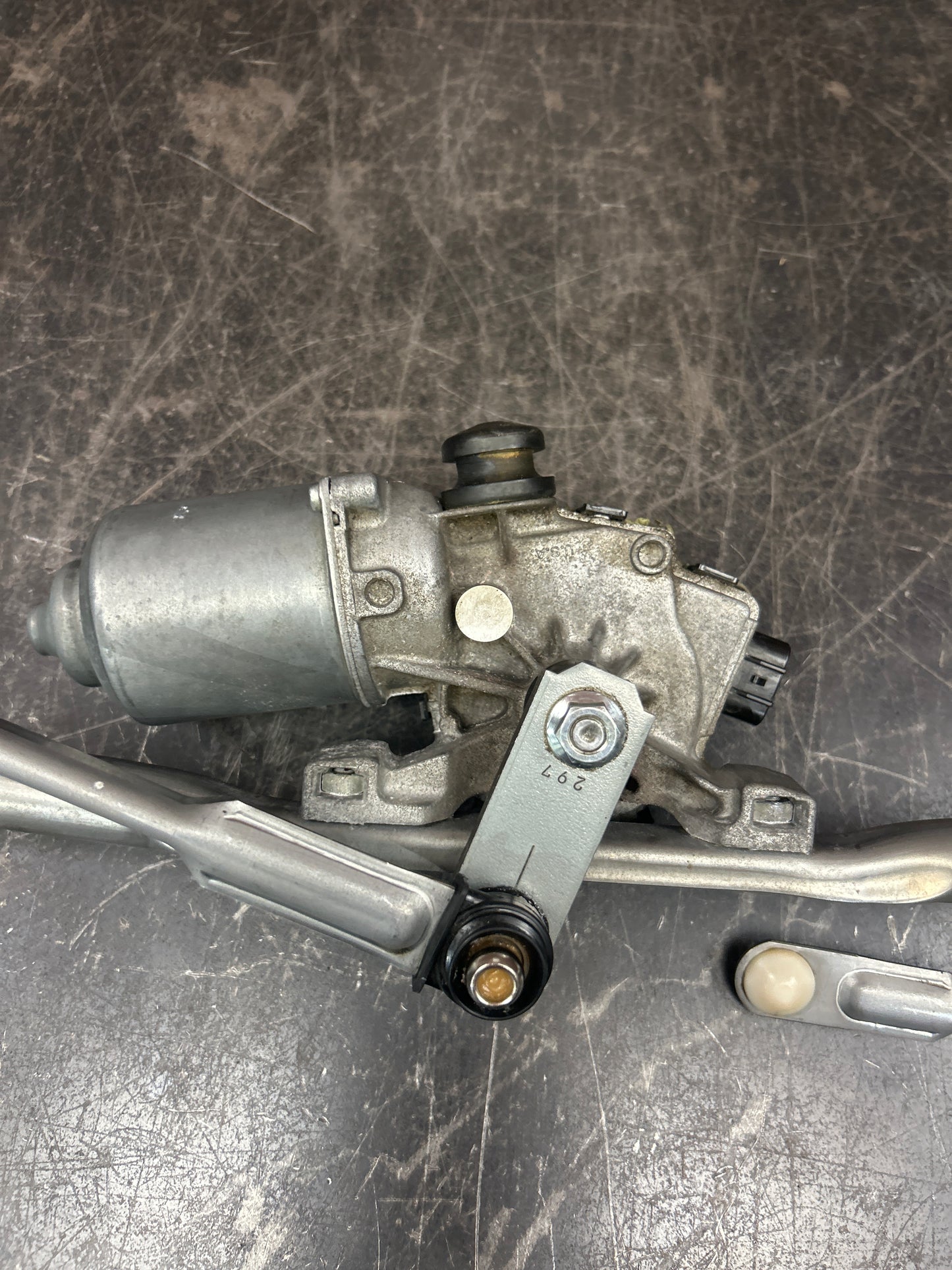 2011-2013 GRAND CHEROKEE FRONT WINDSHIELD WIPER TRANSMISSION LINKAGE MOTOR OEM