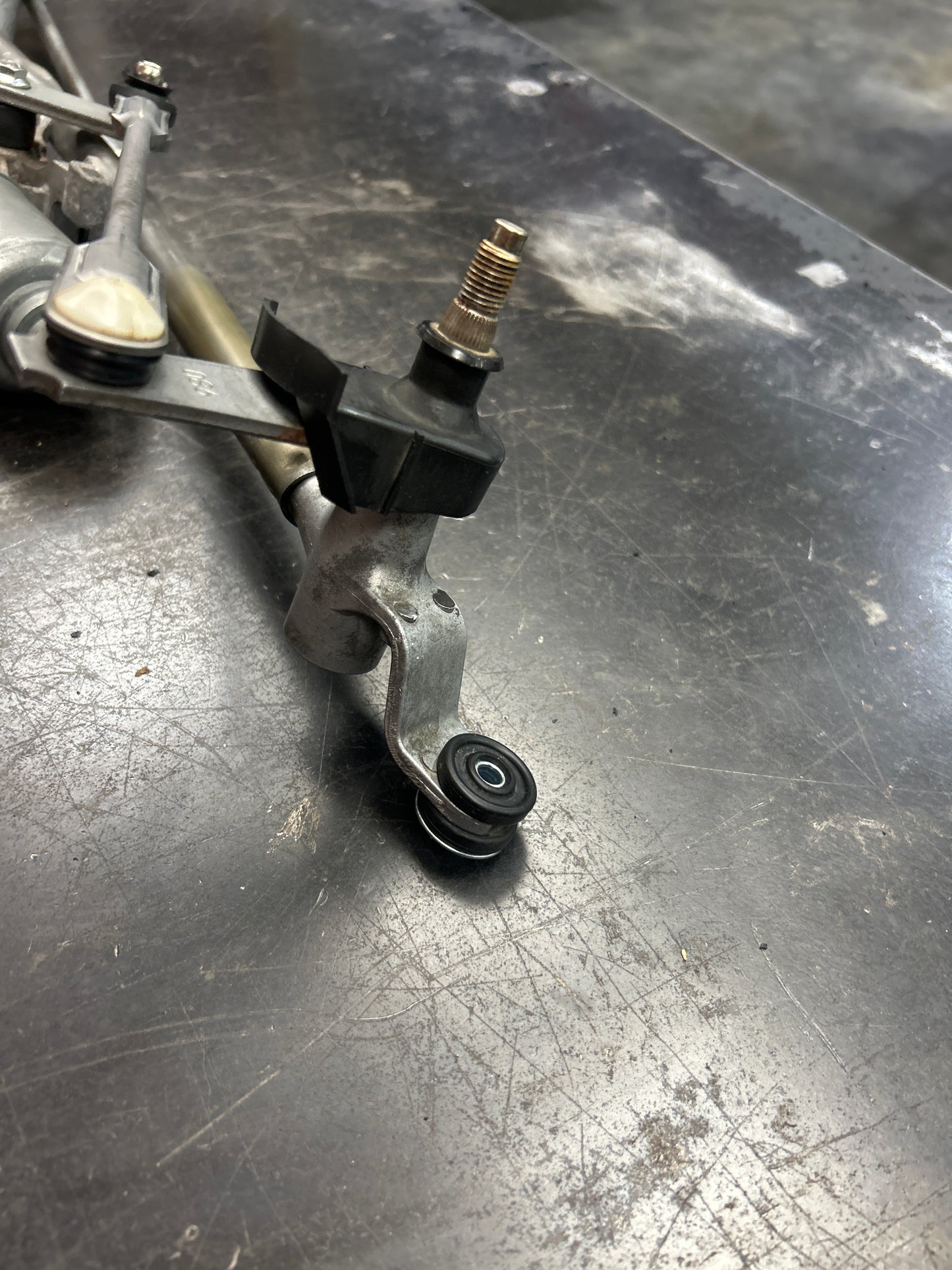 2011-2013 GRAND CHEROKEE FRONT WINDSHIELD WIPER TRANSMISSION LINKAGE MOTOR OEM