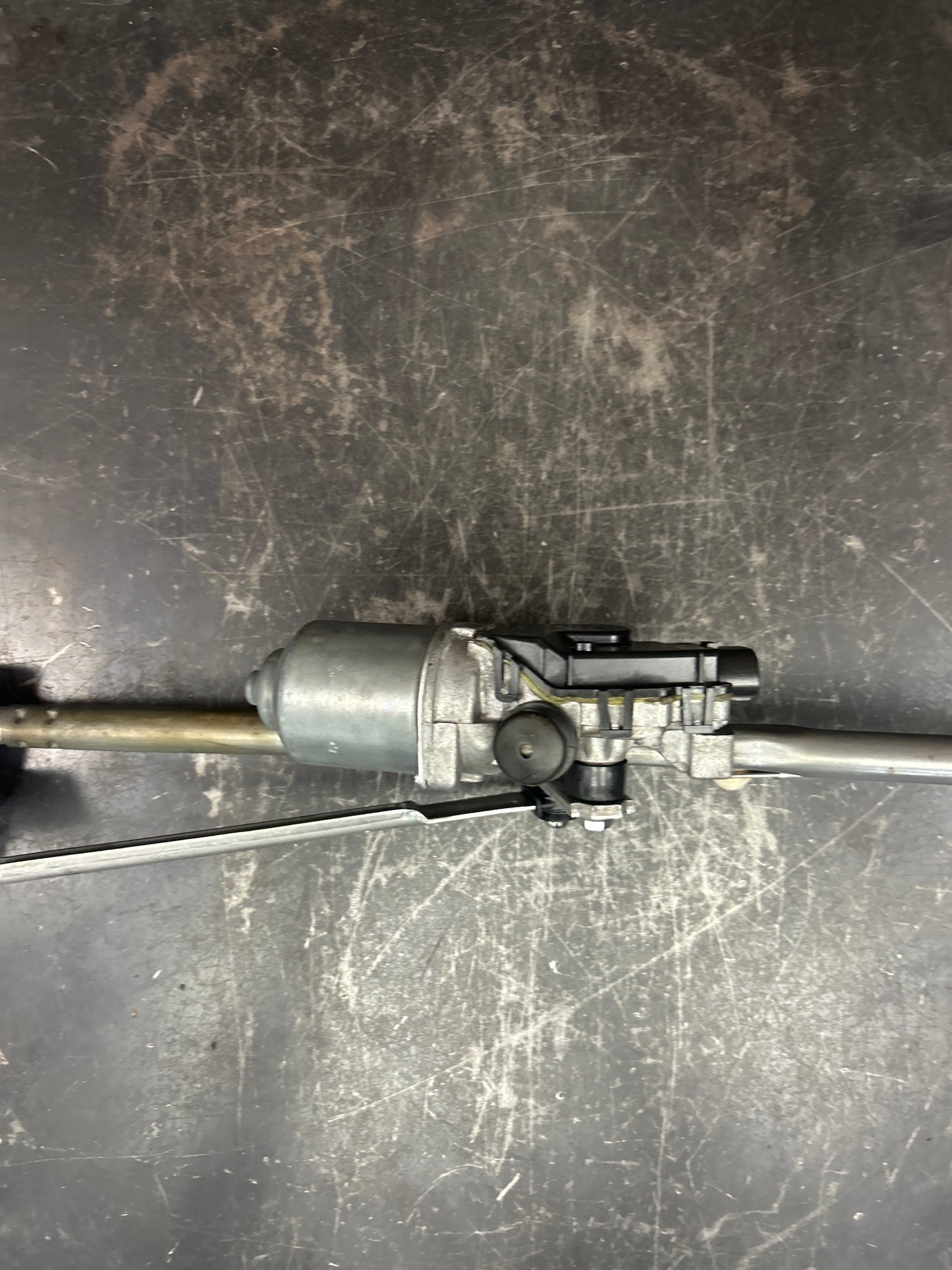 2011-2013 GRAND CHEROKEE FRONT WINDSHIELD WIPER TRANSMISSION LINKAGE MOTOR OEM