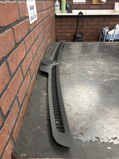 2011 - 2022 JEEP GRAND CHEROKEE SRT8 DASH AIR VENT DEFROSTER GRILLE OEM