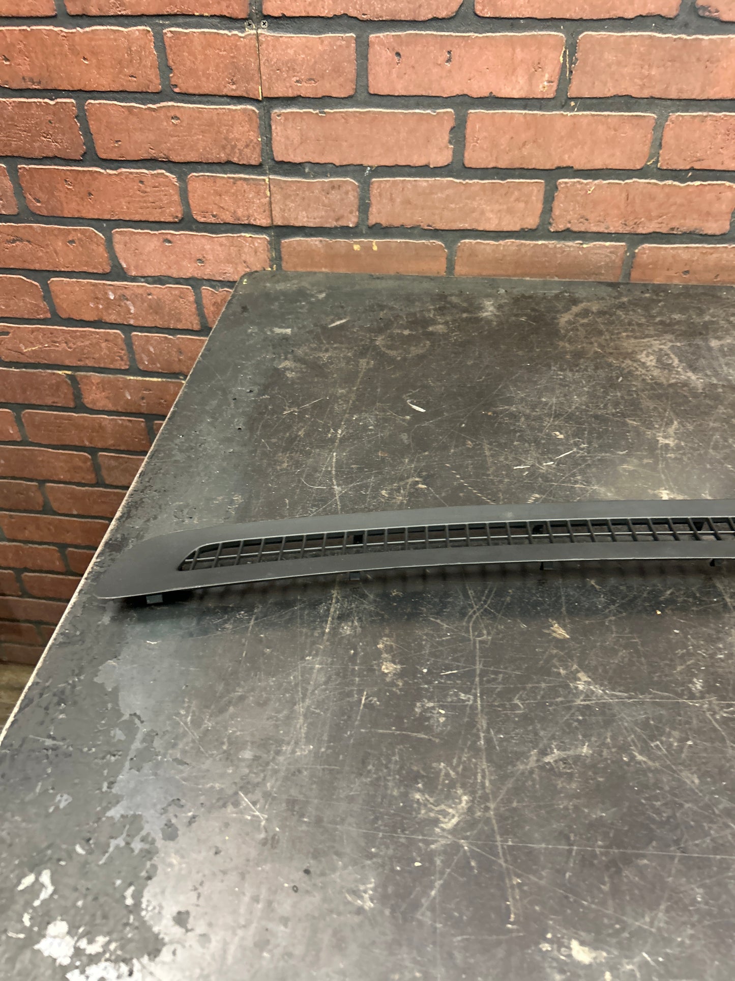 2011 - 2022 JEEP GRAND CHEROKEE SRT8 DASH AIR VENT DEFROSTER GRILLE OEM