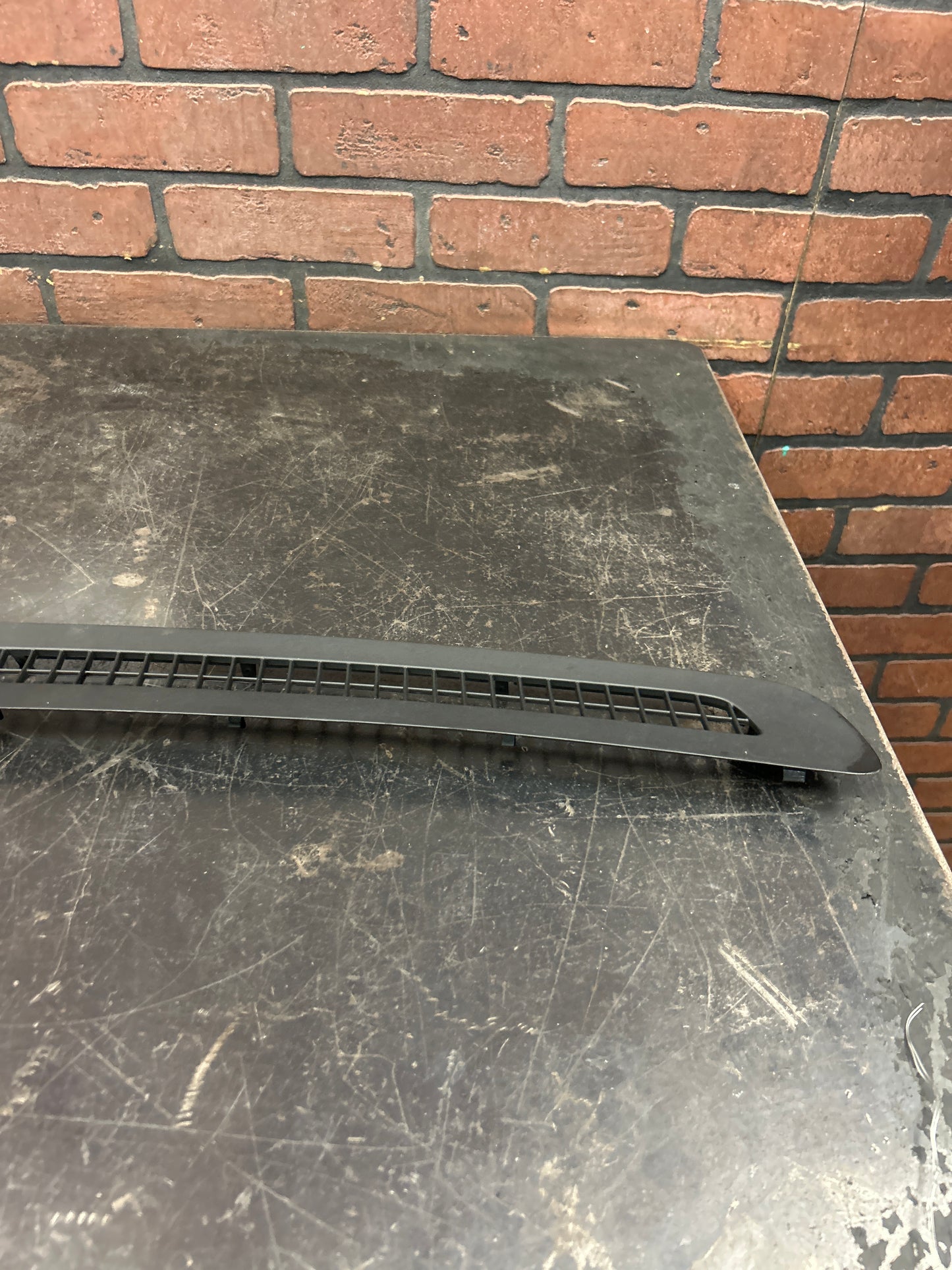 2011 - 2022 JEEP GRAND CHEROKEE SRT8 DASH AIR VENT DEFROSTER GRILLE OEM