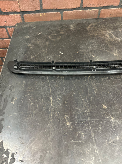2011 - 2022 JEEP GRAND CHEROKEE SRT8 DASH AIR VENT DEFROSTER GRILLE OEM