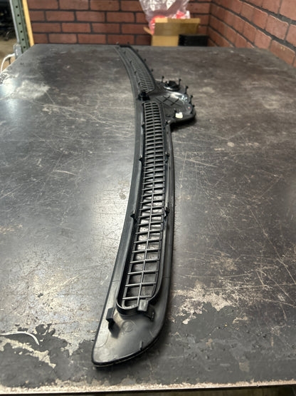 2011 - 2022 JEEP GRAND CHEROKEE SRT8 DASH AIR VENT DEFROSTER GRILLE OEM