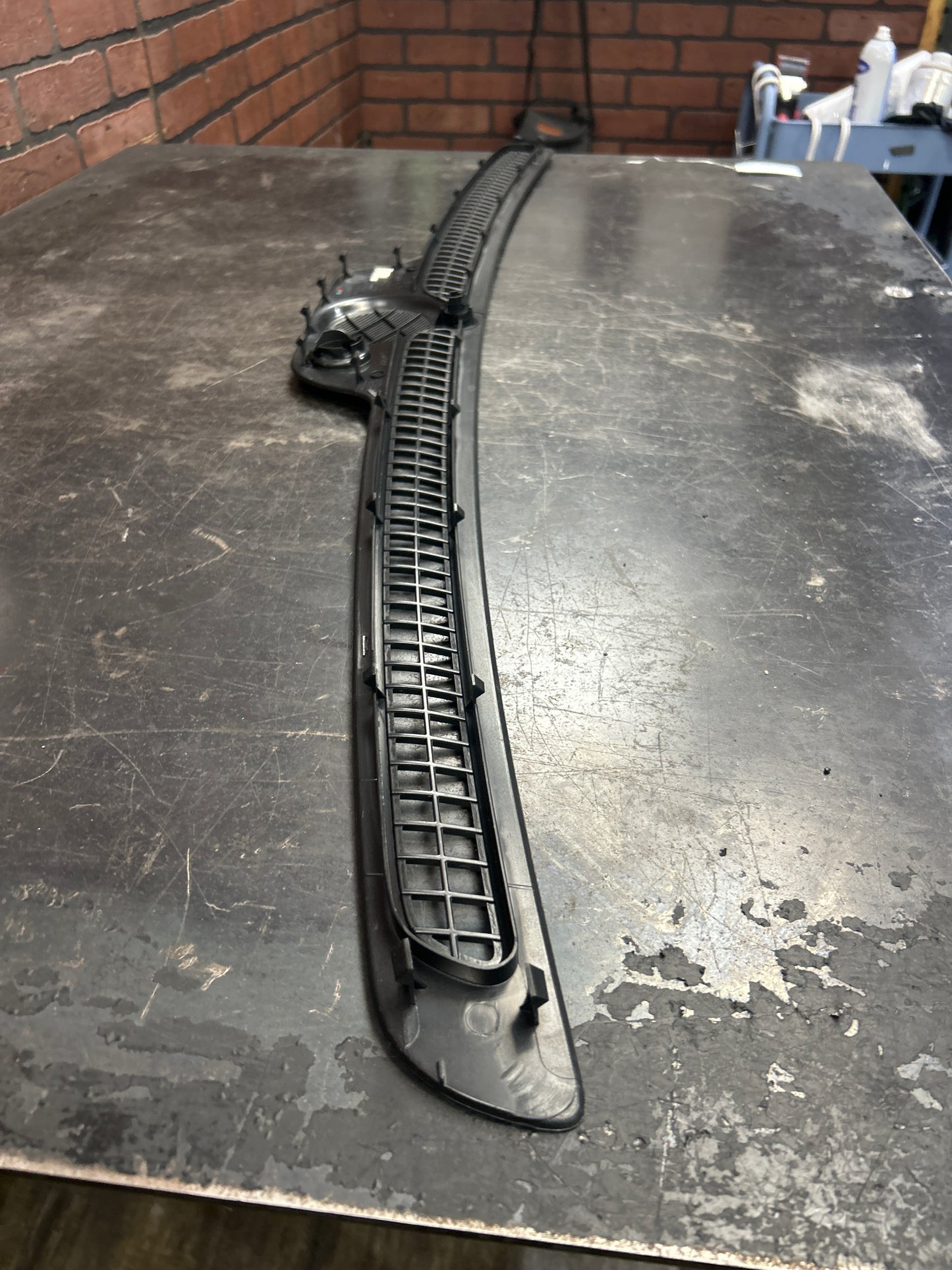 2011 - 2022 JEEP GRAND CHEROKEE SRT8 DASH AIR VENT DEFROSTER GRILLE OEM