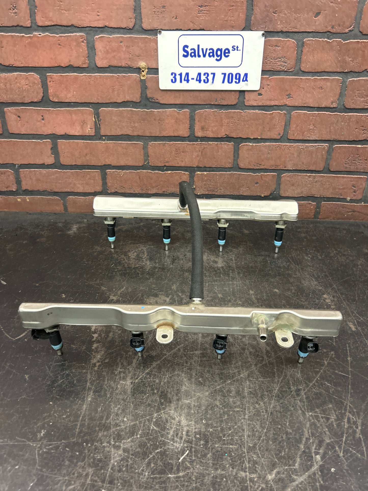 2011-2014 Dodge Jeep Chrysler SRT 6.4L 392 Engine Fuel Rail W/ Injectors OEM