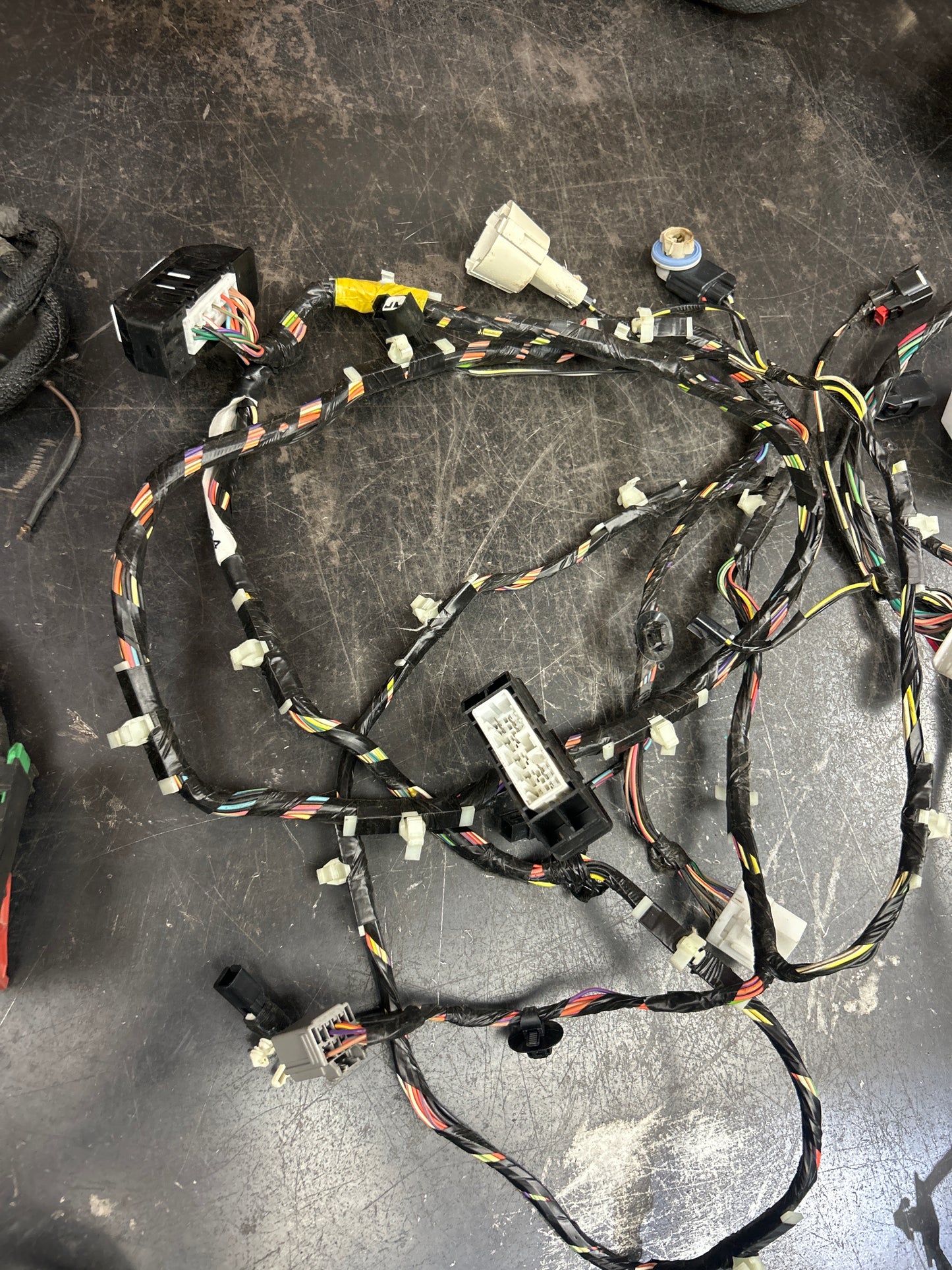 2012 JEEP GRAND CHEROKEE SRT8 6.4L OEM HEADLAMP TO DASH FUSE BOX WIRING HARNESS