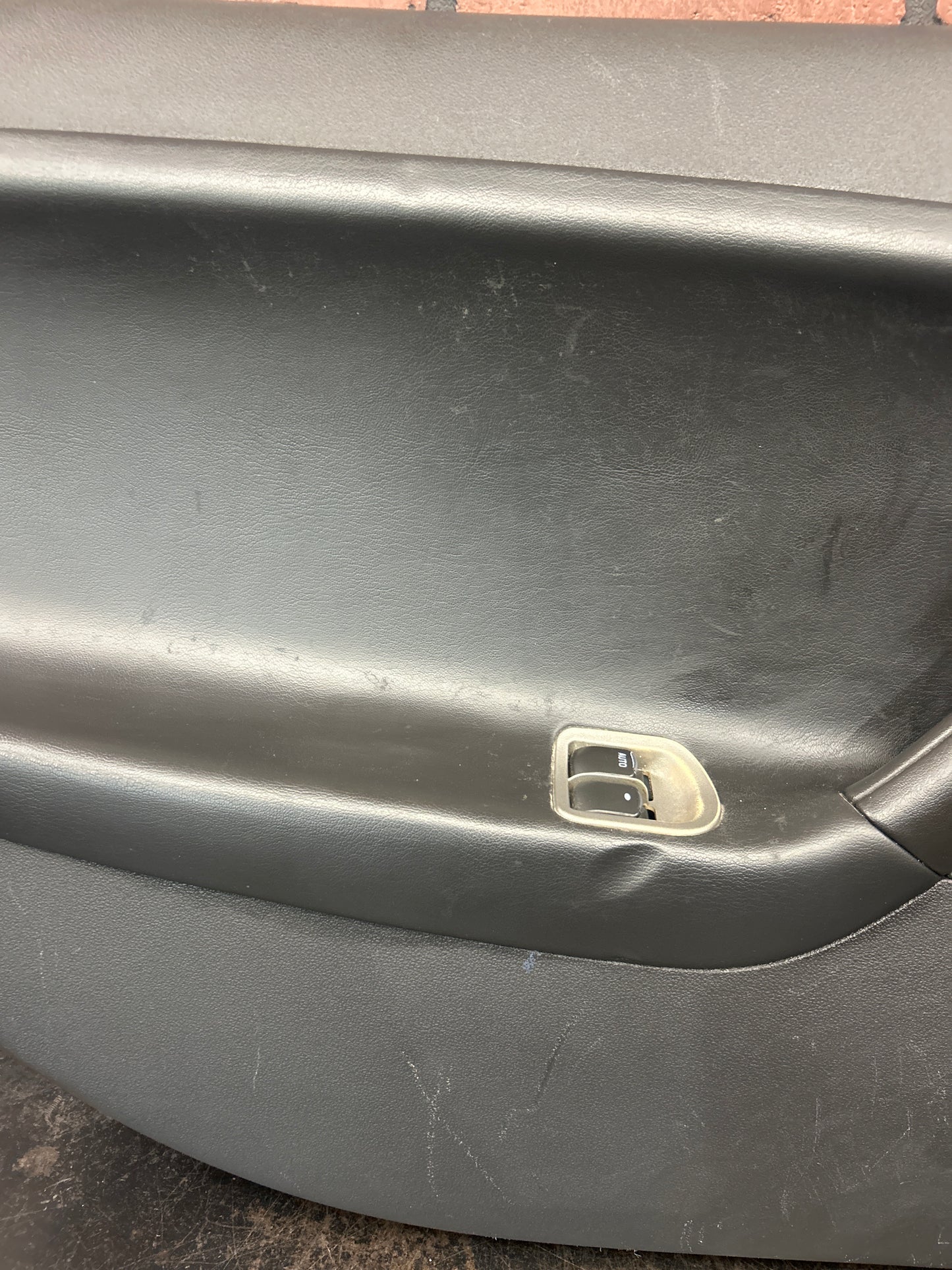 07-08 PONTIAC SOLSTICE FRONT DRIVER LEFT INSIDE DOOR TRIM PANEL 25801534