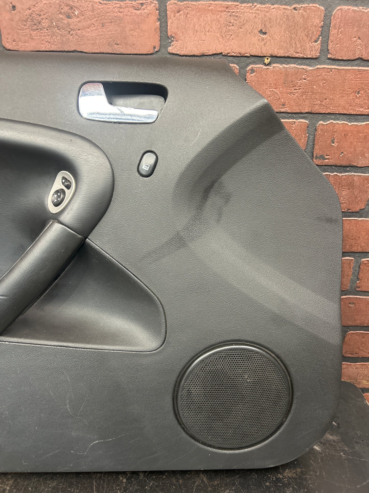 07-08 PONTIAC SOLSTICE FRONT DRIVER LEFT INSIDE DOOR TRIM PANEL 25801534