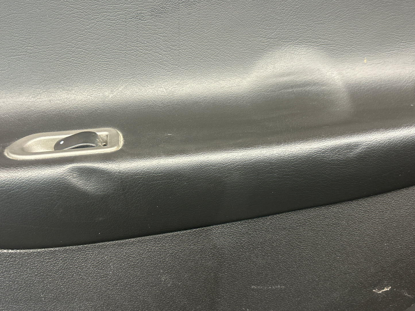 07-08 PONTIAC SOLSTICE FRONT PASSENGER RH INTERIOR DOOR TRIM PANEL 25801535