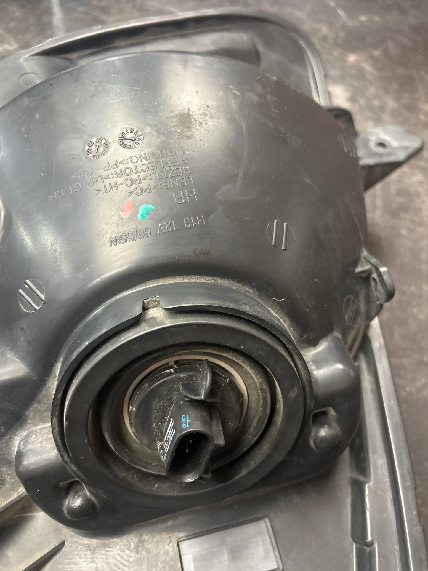 2006-2009 PONTIAC SOLSTICE GXP FRONT RIGHT SIDE HEADLIGHT ASSEMBLY OEM 15885809