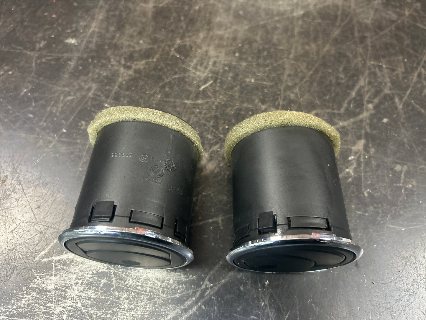 2006-2009 Pontiac Solstice Front Dashboard Dash Air Vent Duct Set Pair OEM