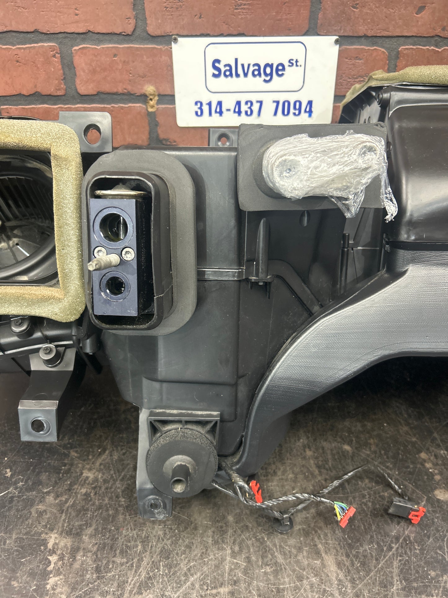 2006-2010 Pontiac Solstice Saturn Sky OEM AC Heater Evaporator Housing Blower