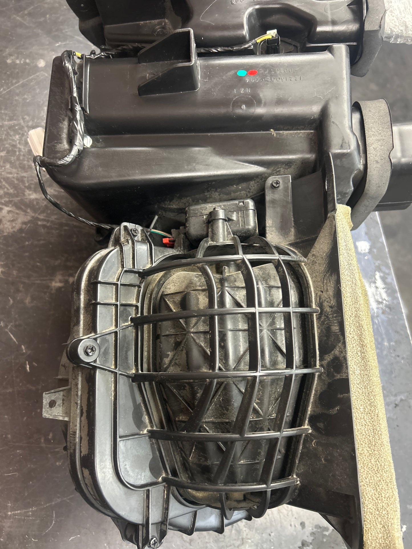 2006-2010 Pontiac Solstice Saturn Sky OEM AC Heater Evaporator Housing Blower