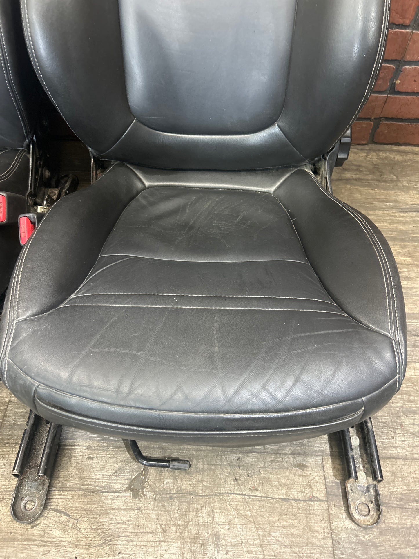 2007-2009 Pontiac Solstice GXP Complete Front Left Right Seat Set Pair OEM