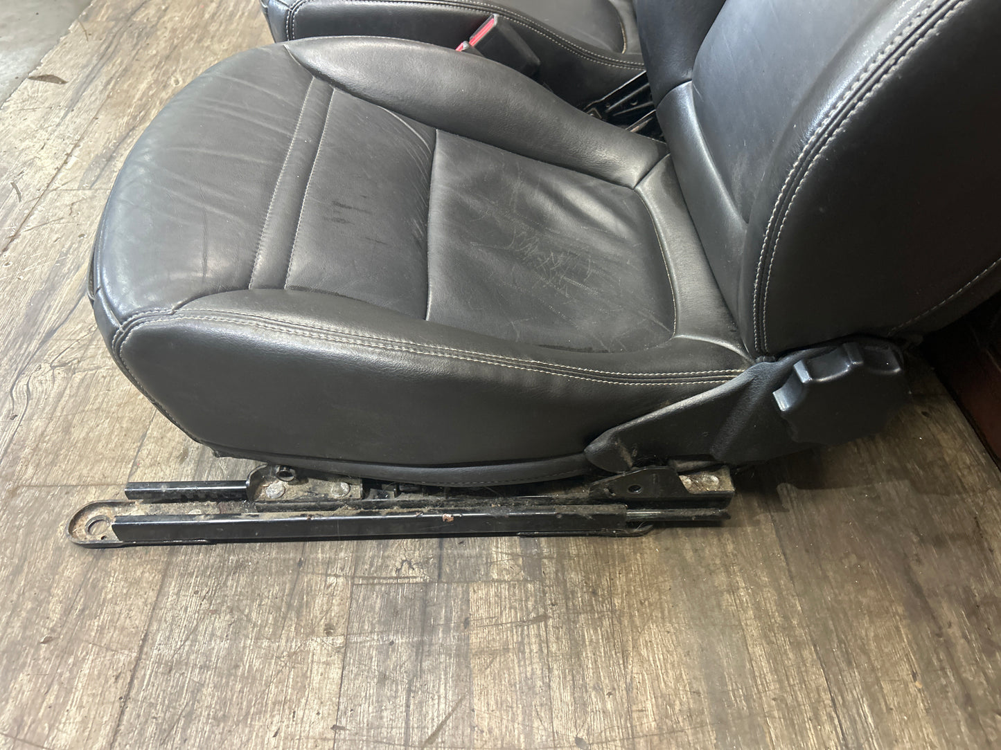 2007-2009 Pontiac Solstice GXP Complete Front Left Right Seat Set Pair OEM