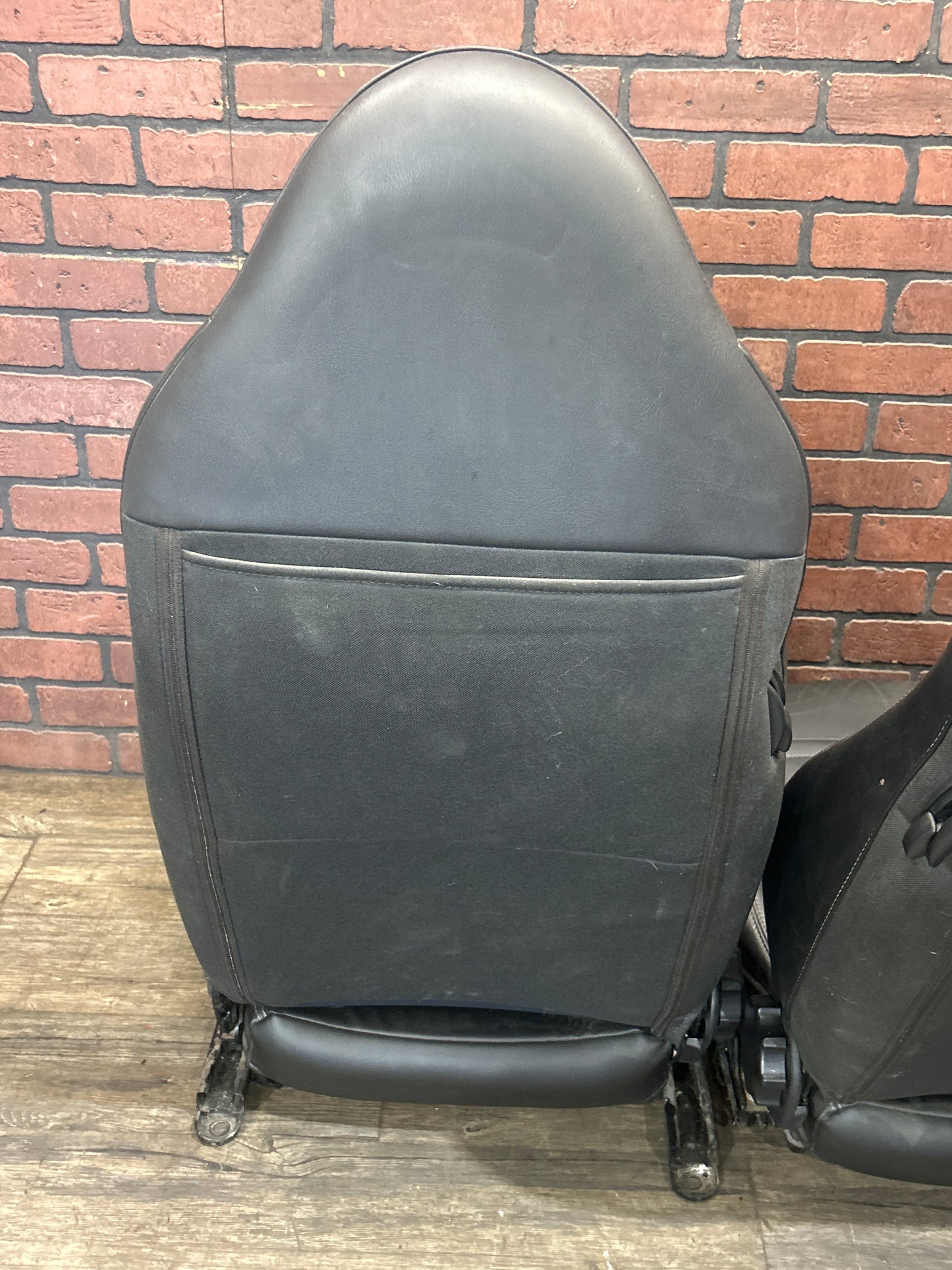 2007-2009 Pontiac Solstice GXP Complete Front Left Right Seat Set Pair OEM