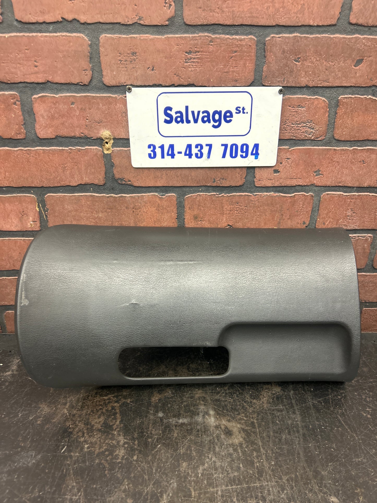 2006-2010 Pontiac Solstice/Saturn Sky Center Console Armrest Trim Cover OEM GM