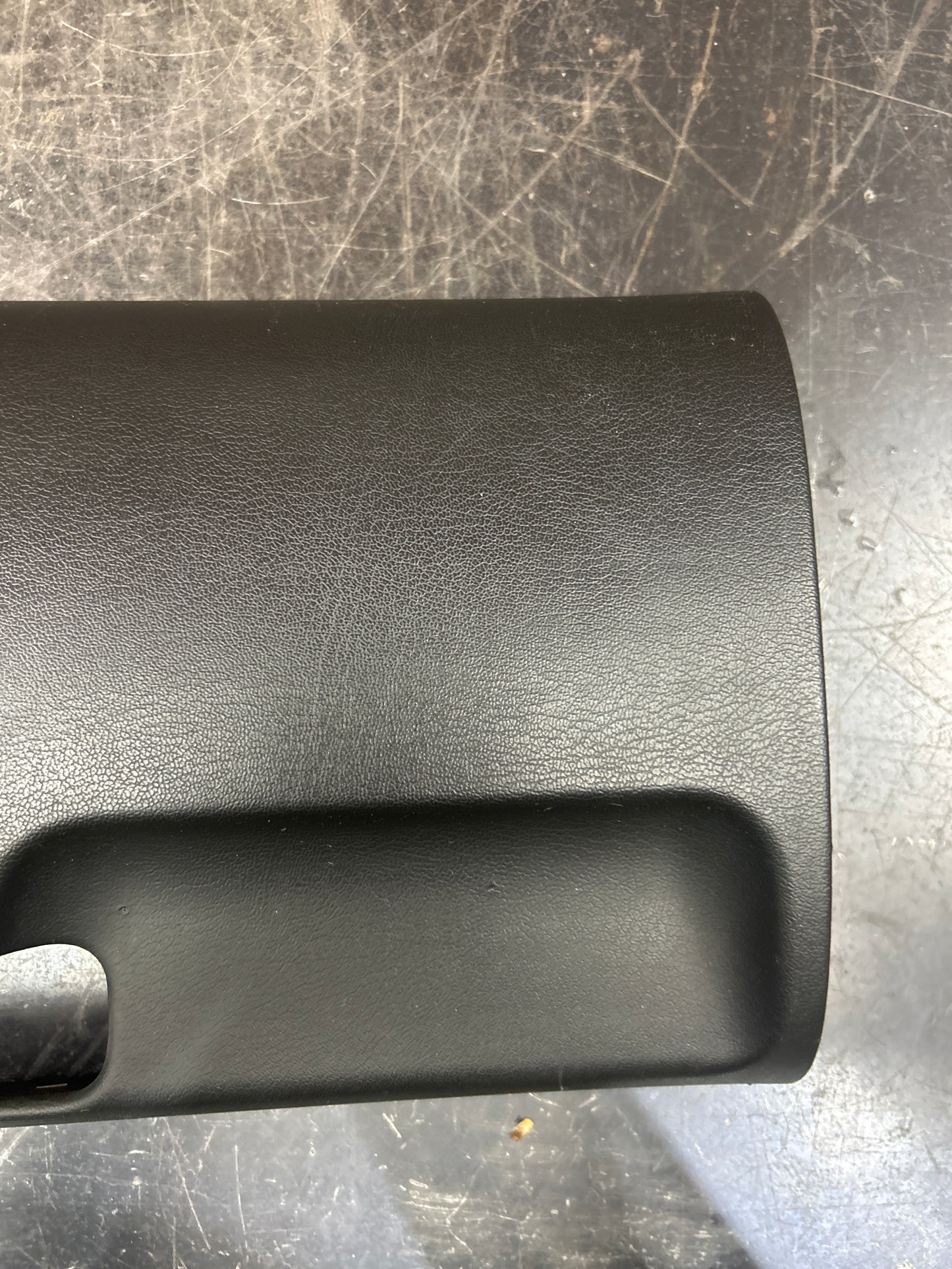 2006-2010 Pontiac Solstice/Saturn Sky Center Console Armrest Trim Cover OEM GM