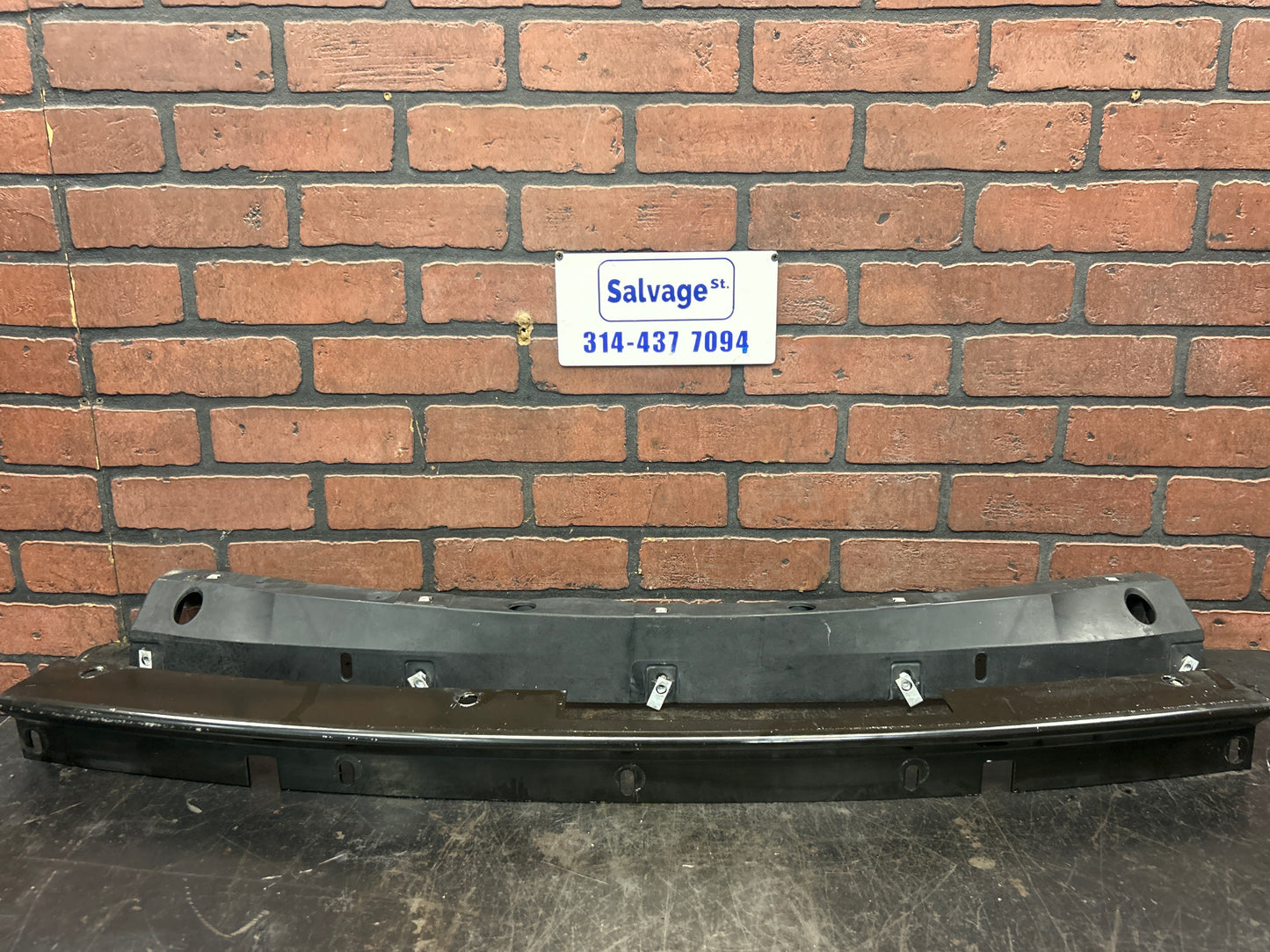 2006-2009 PONTIAC SOLSTICE FRONT BUMPER GRILLE CENTER SUPPORT OEM GM 15854865