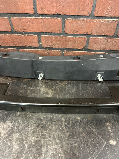 2006-2009 PONTIAC SOLSTICE FRONT BUMPER GRILLE CENTER SUPPORT OEM GM 15854865