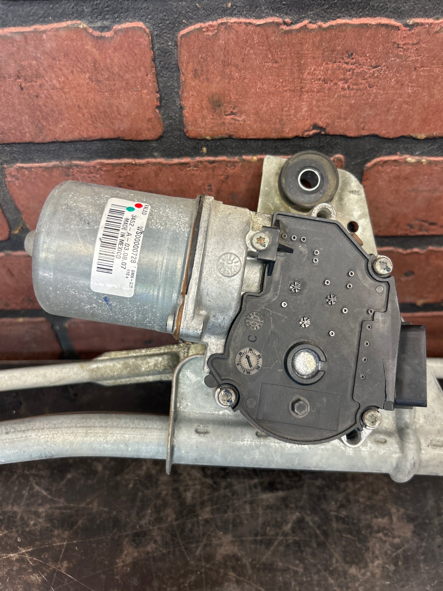 2006-2009 Pontiac Solstice Front Windshield Wiper Motor & Linkage OEM