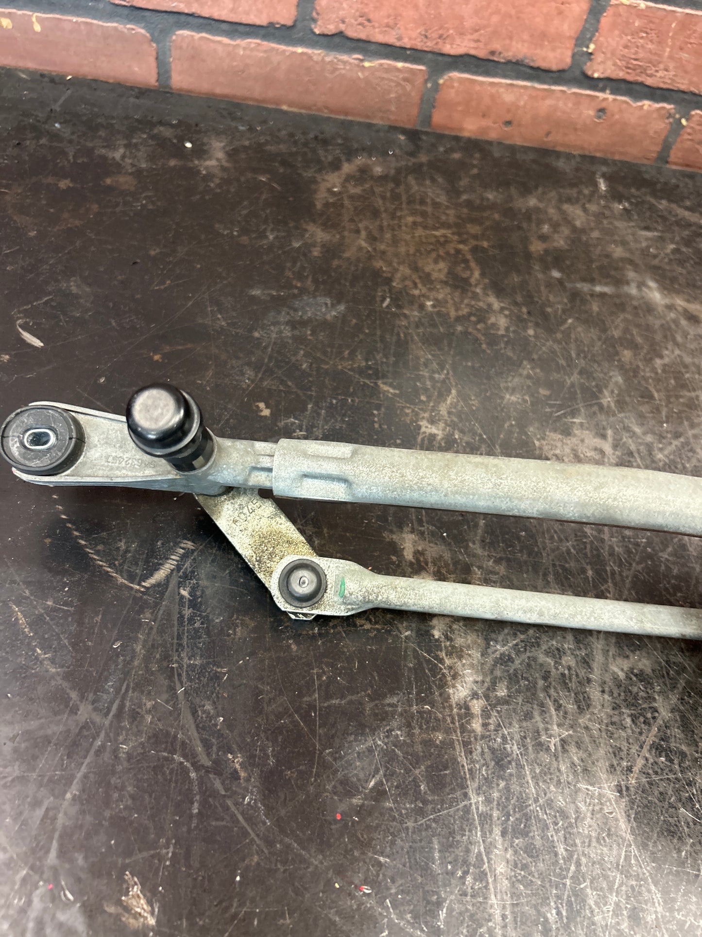 2006-2009 Pontiac Solstice Front Windshield Wiper Motor & Linkage OEM