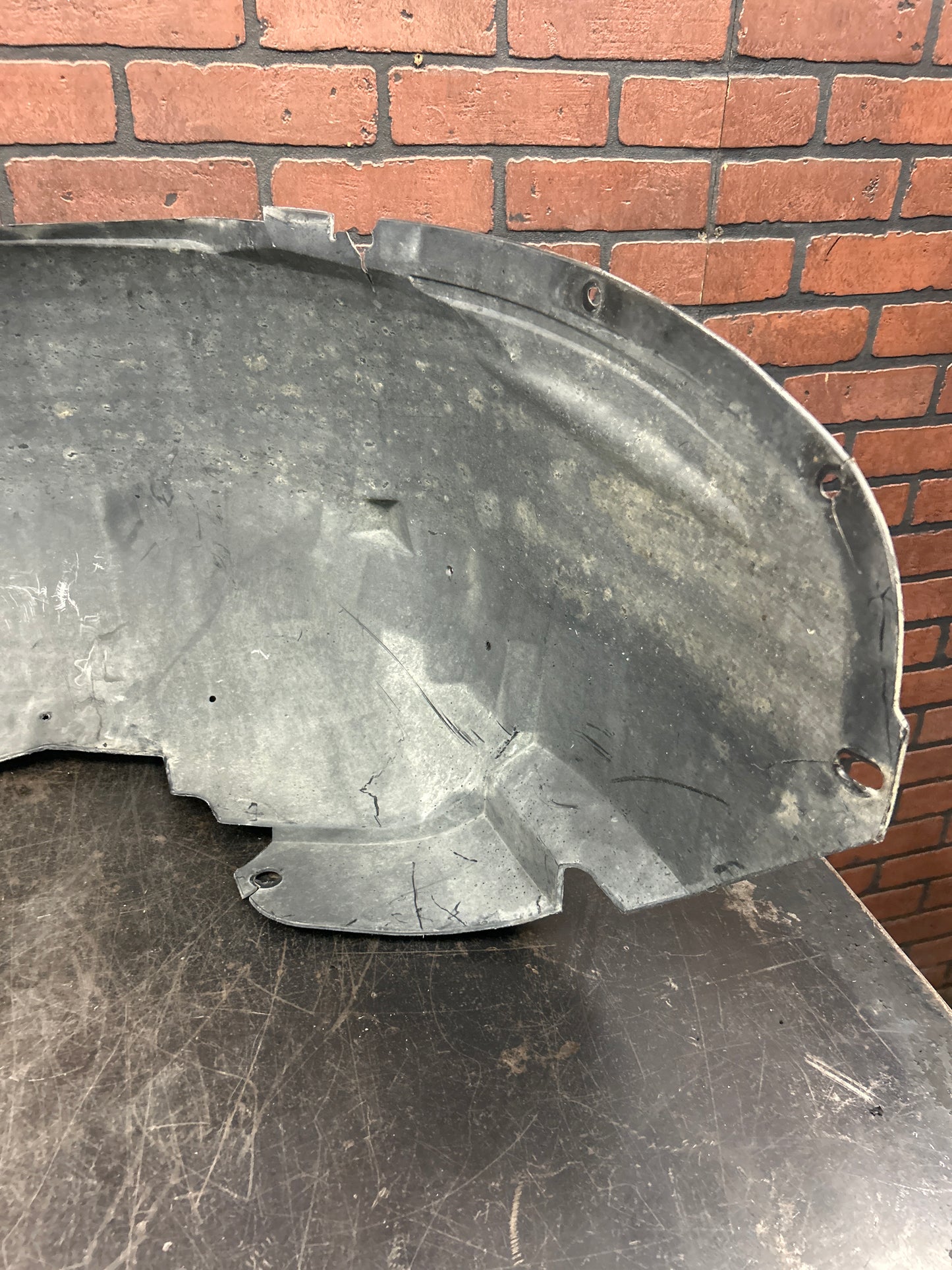 2006-2009 Pontiac Solstice Front Driver Left Inner Fender Liner Splash Guard OEM