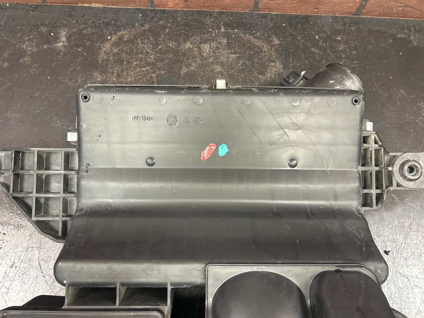 07-10 PONTIAC SOLSTICE GXP/SATURN SKY RL 2.0L AIR CLEANER INTAKE BOX DUCT TUBE