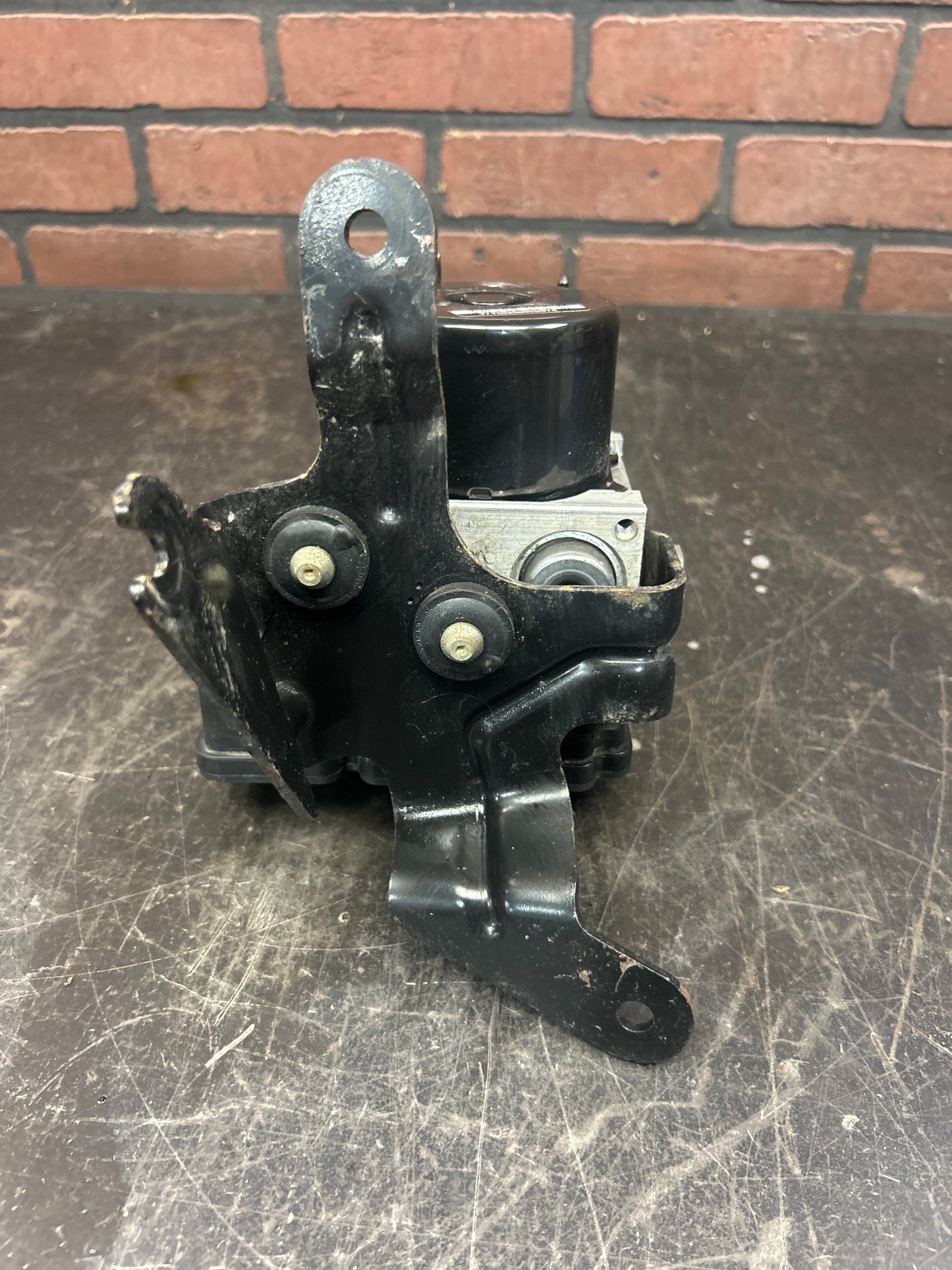 2006-2010 SATURN SKY SOLSTICE ABS ANTI-LOCK BRAKE PUMP MODULE OEM 25861420