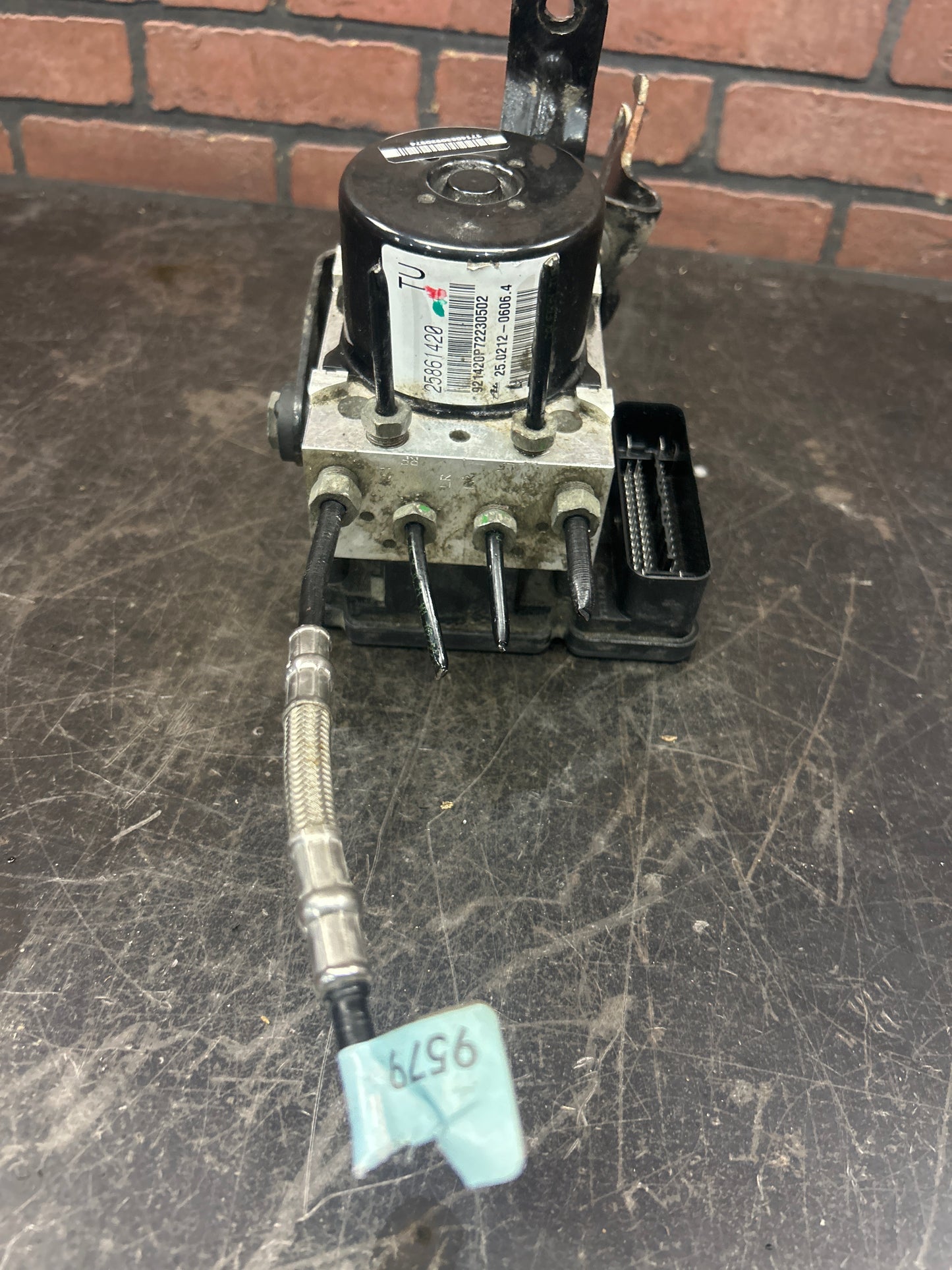2006-2010 SATURN SKY SOLSTICE ABS ANTI-LOCK BRAKE PUMP MODULE OEM 25861420