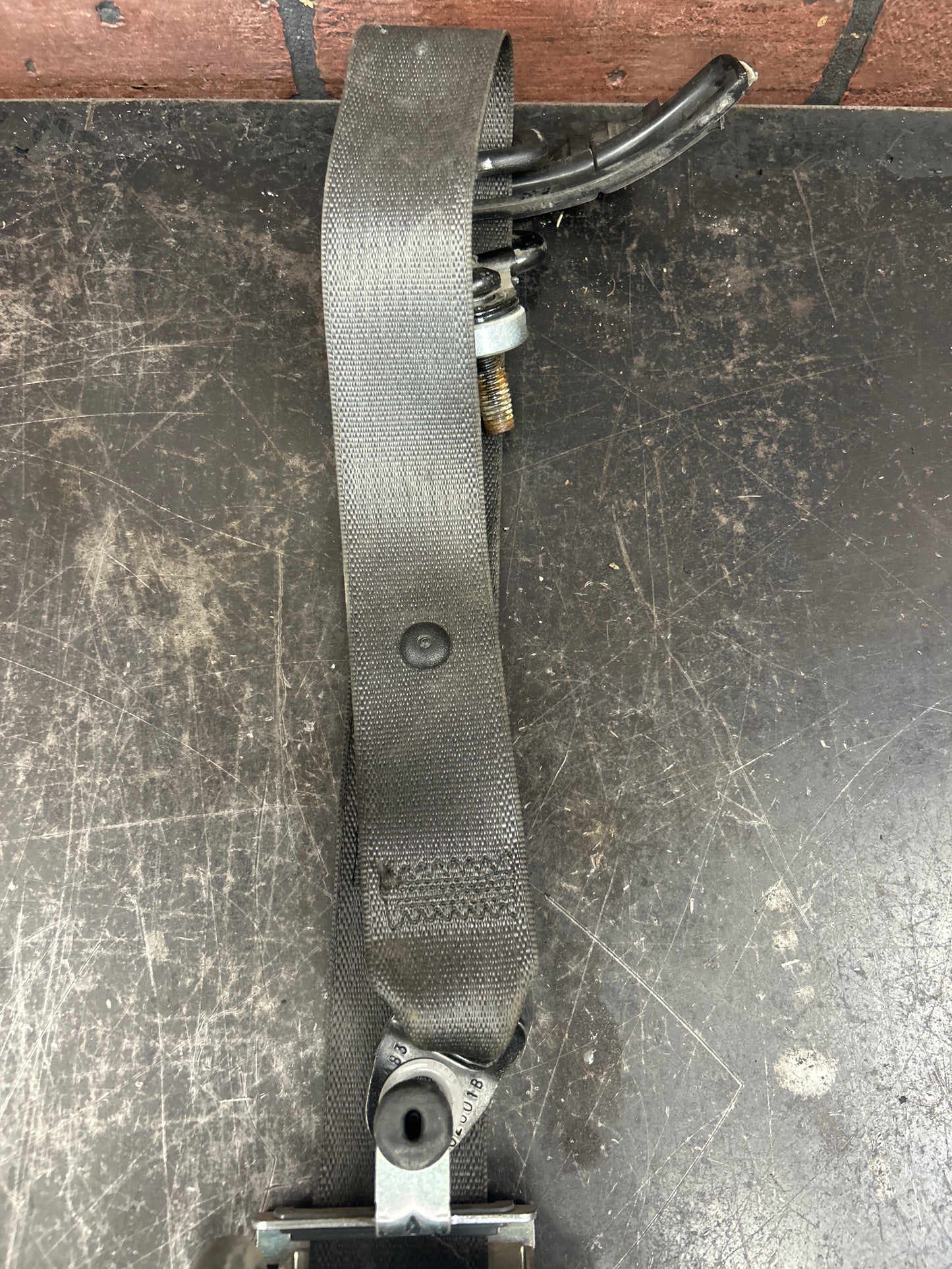 06-10 Saturn Sky/Pontiac Solstice Driver and Passenger Seat Belt Retractor Set