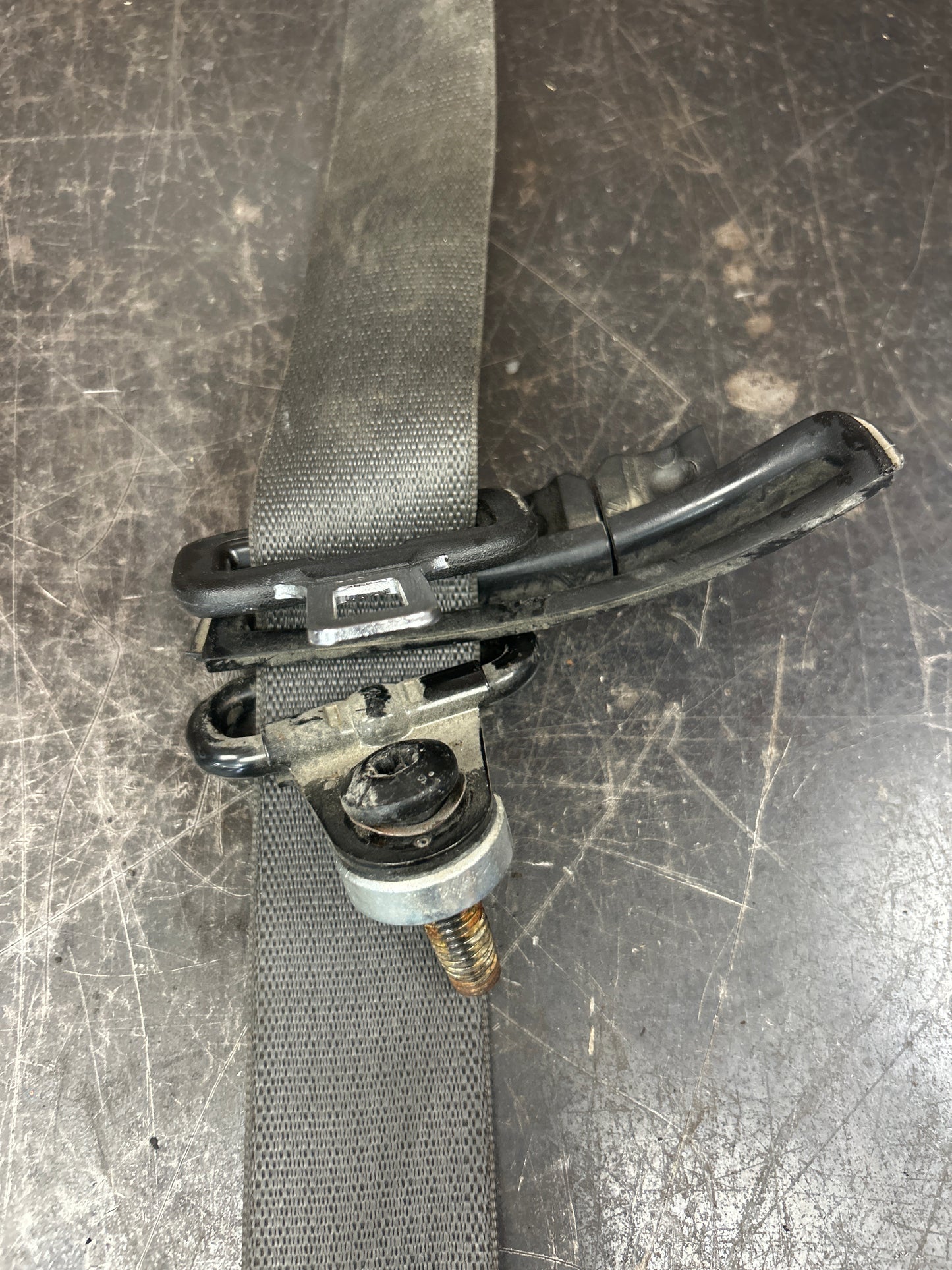 06-10 Saturn Sky/Pontiac Solstice Driver and Passenger Seat Belt Retractor Set