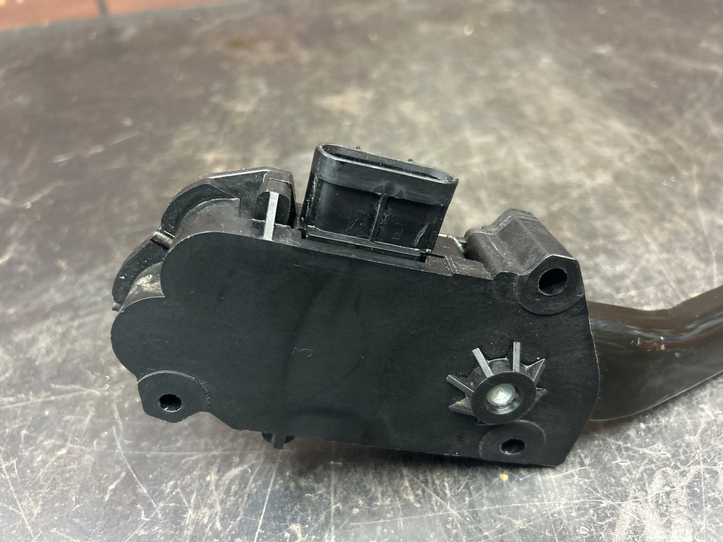 2006-2009 Pontiac Solstice Electronic Gas Acceleration Pedal OEM 10351283