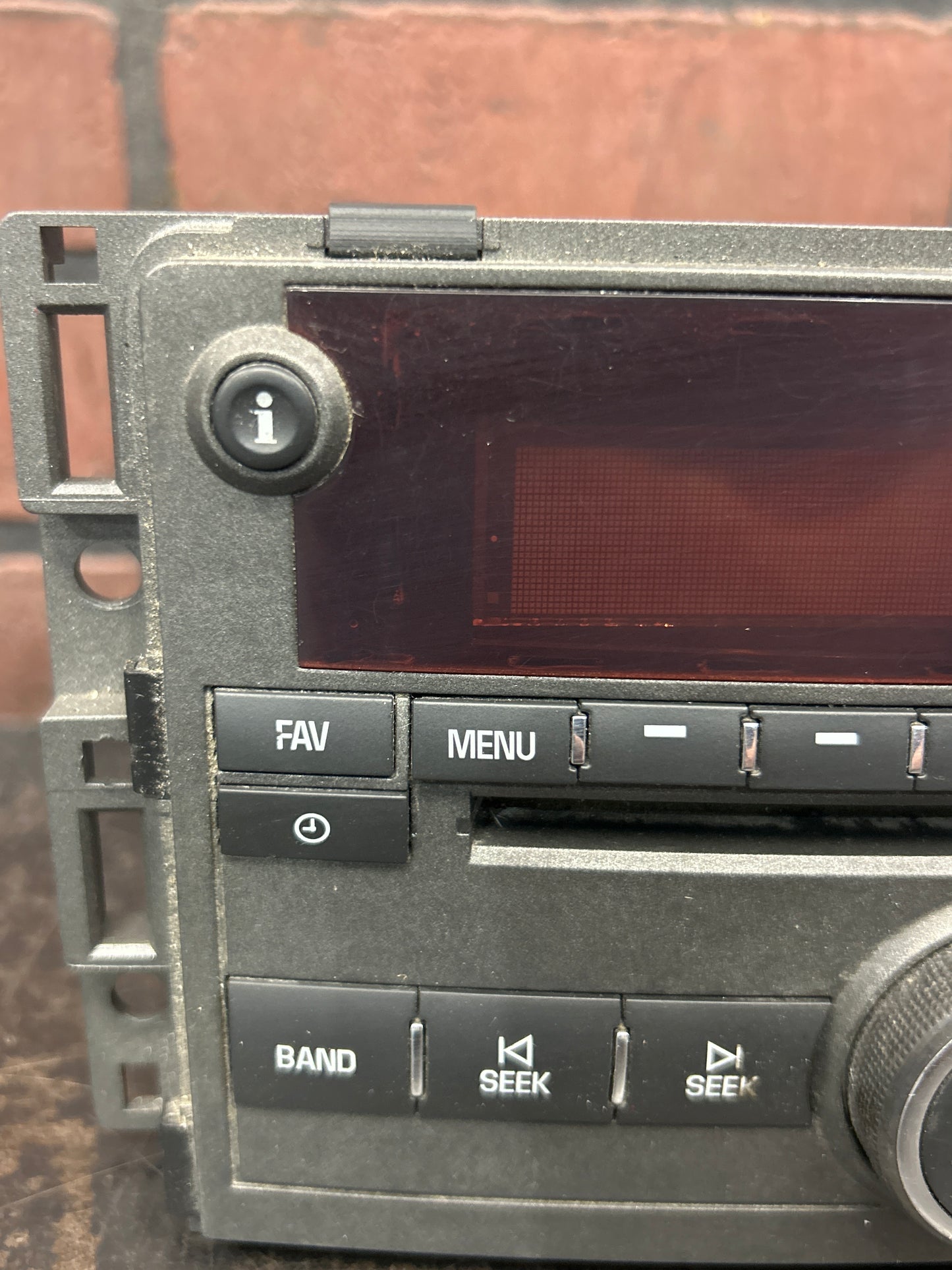 2006-2009 Pontiac Solstice Radio AM-FM-CD Player Receiver Head Unit OEM 15948615