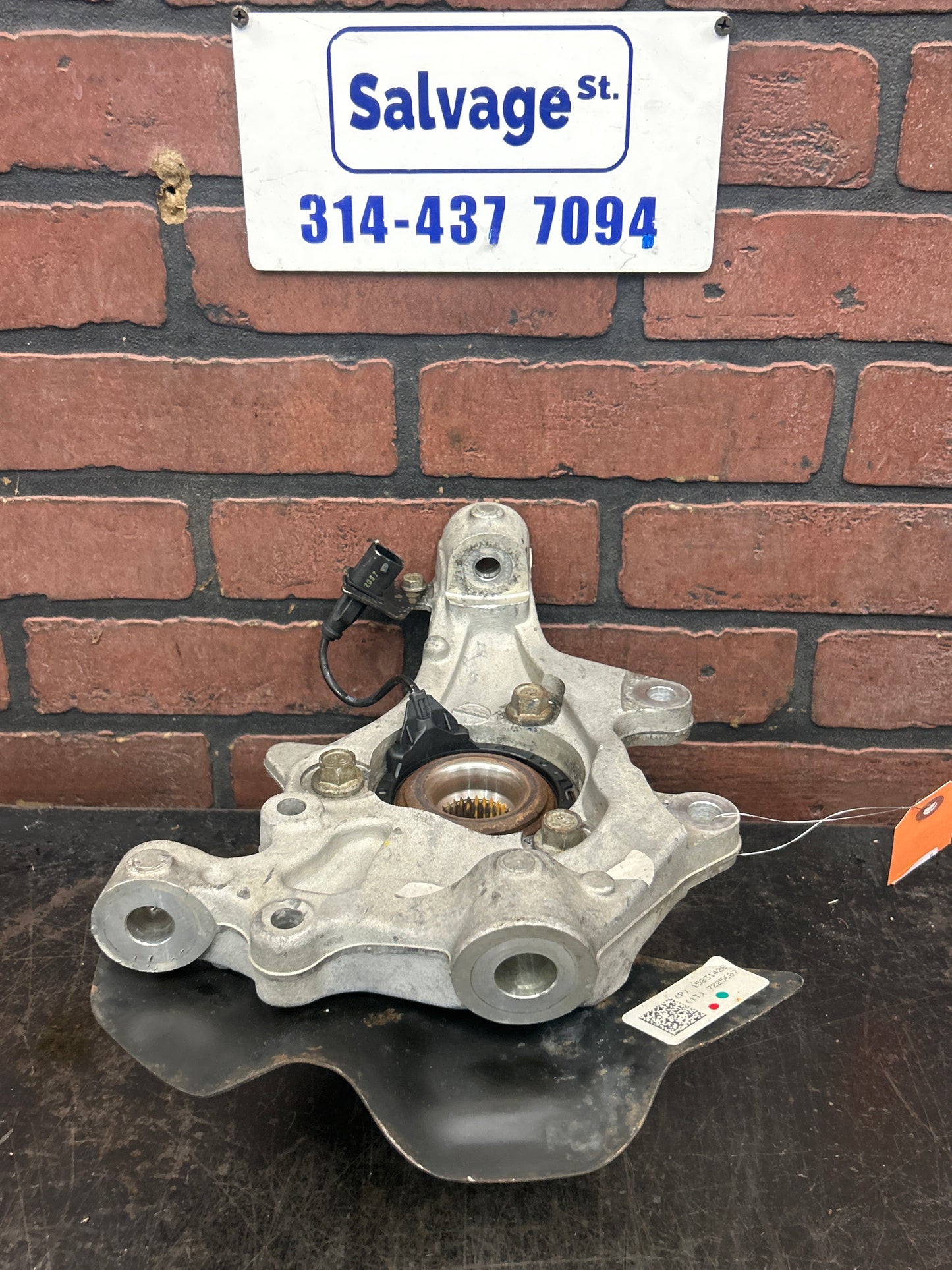 2006-2010 PONTIAC SOLSTICE/SATURN SKY REAR LEFT SPINDLE KNUCKLE WHEEL HUB OEM
