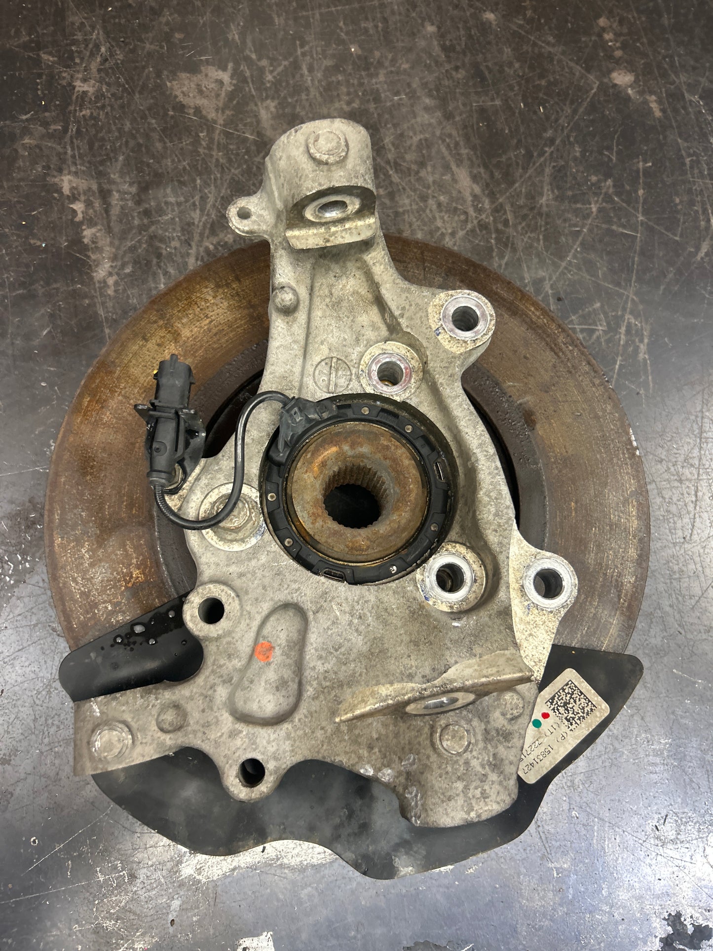 2006-2010 PONTIAC SOLSTICE/SATURN SKY FRONT RIGHT SPINDLE KNUCKLE WHEEL HUB OEM