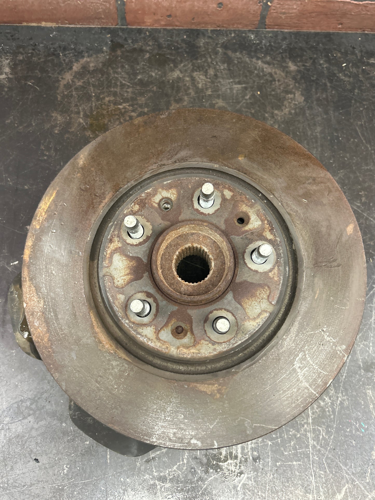 2006-2010 PONTIAC SOLSTICE/SATURN SKY FRONT RIGHT SPINDLE KNUCKLE WHEEL HUB OEM