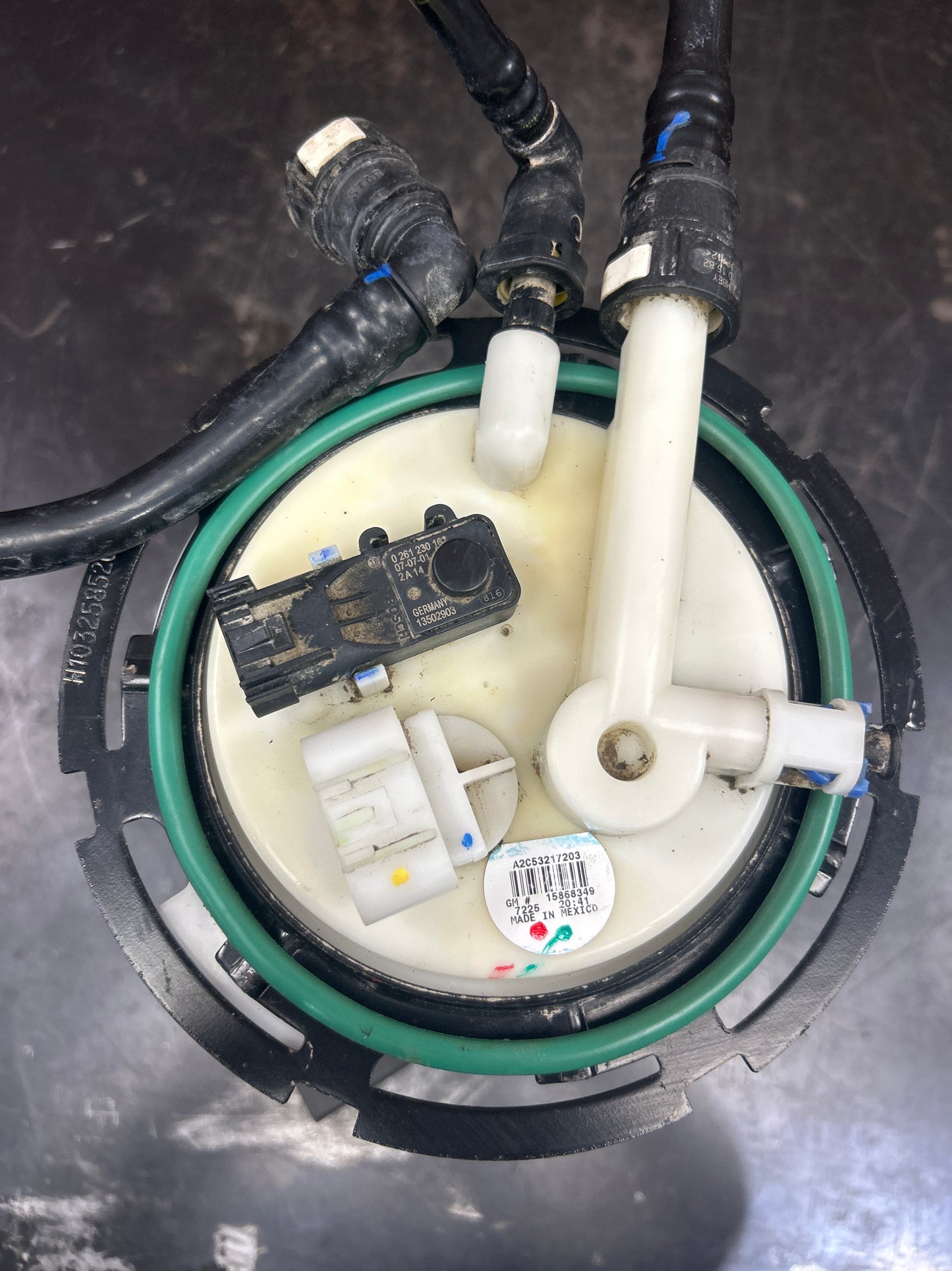 2008-2010 Saturn Sky Pontiac Solstice 2.0l Fuel Pump Assembly OEM 15868349
