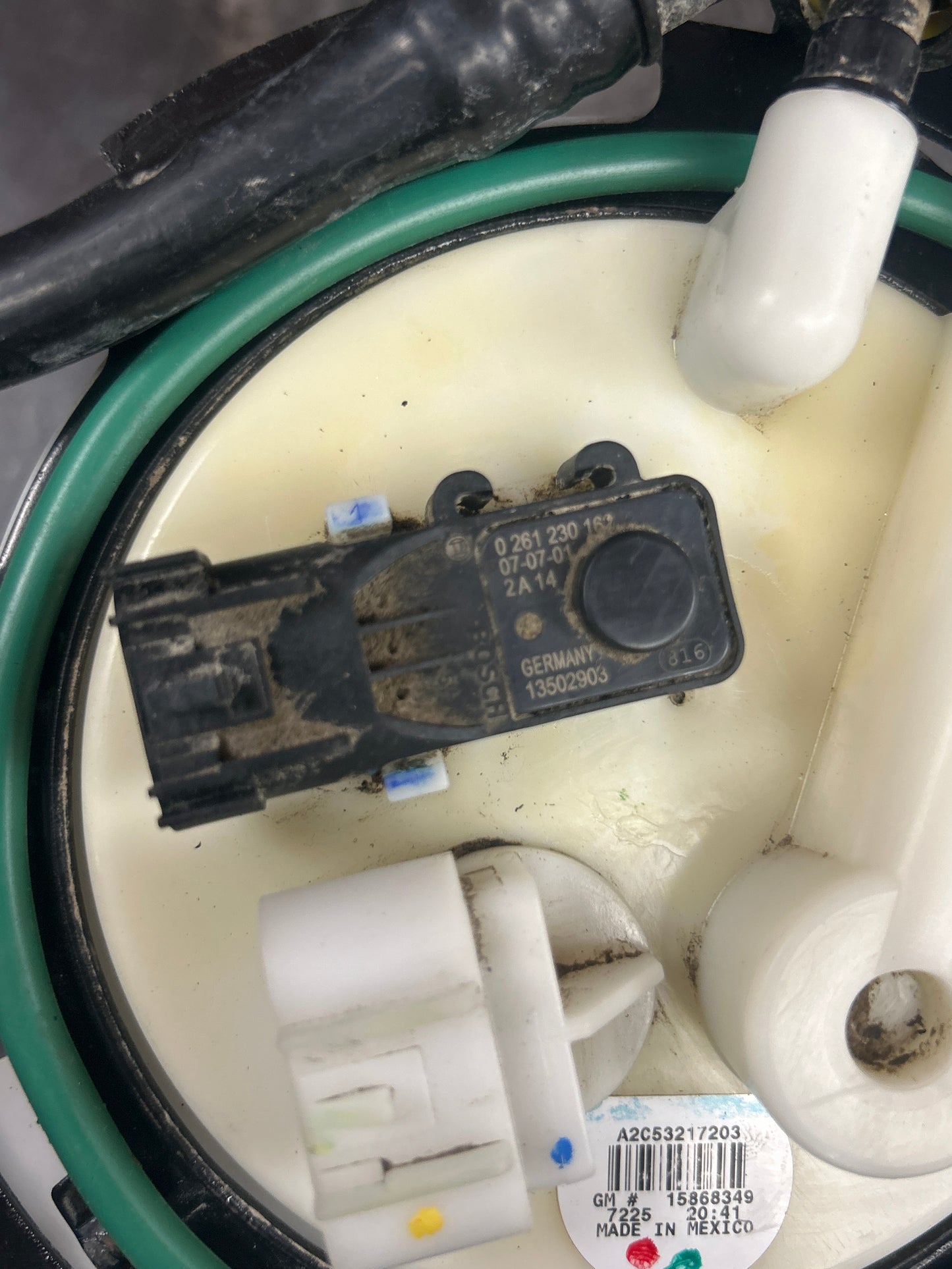 2008-2010 Saturn Sky Pontiac Solstice 2.0l Fuel Pump Assembly OEM 15868349