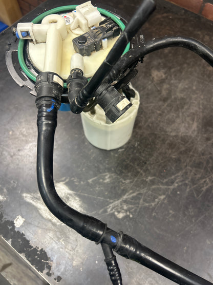 2008-2010 Saturn Sky Pontiac Solstice 2.0l Fuel Pump Assembly OEM 15868349