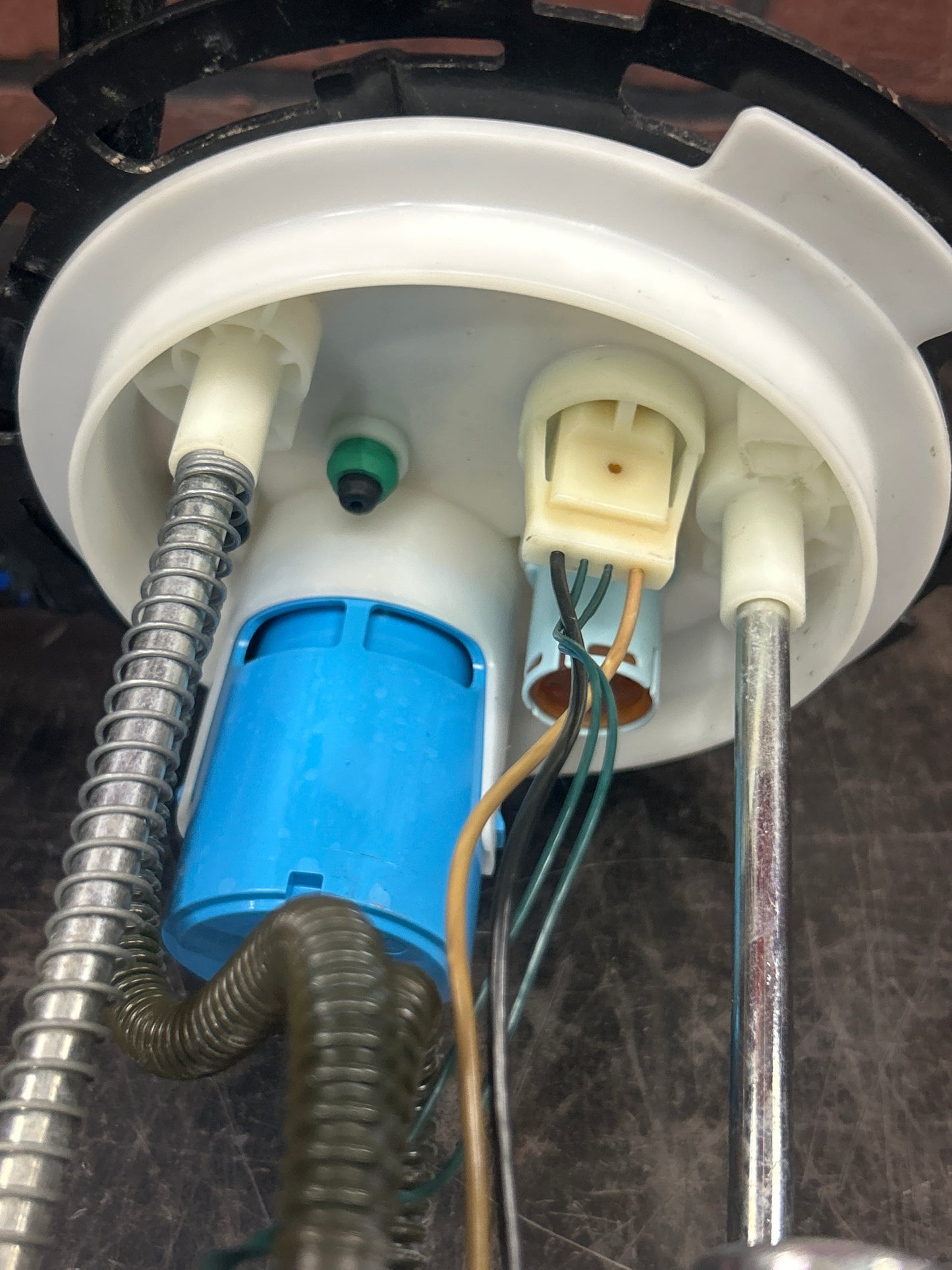 2008-2010 Saturn Sky Pontiac Solstice 2.0l Fuel Pump Assembly OEM 15868349