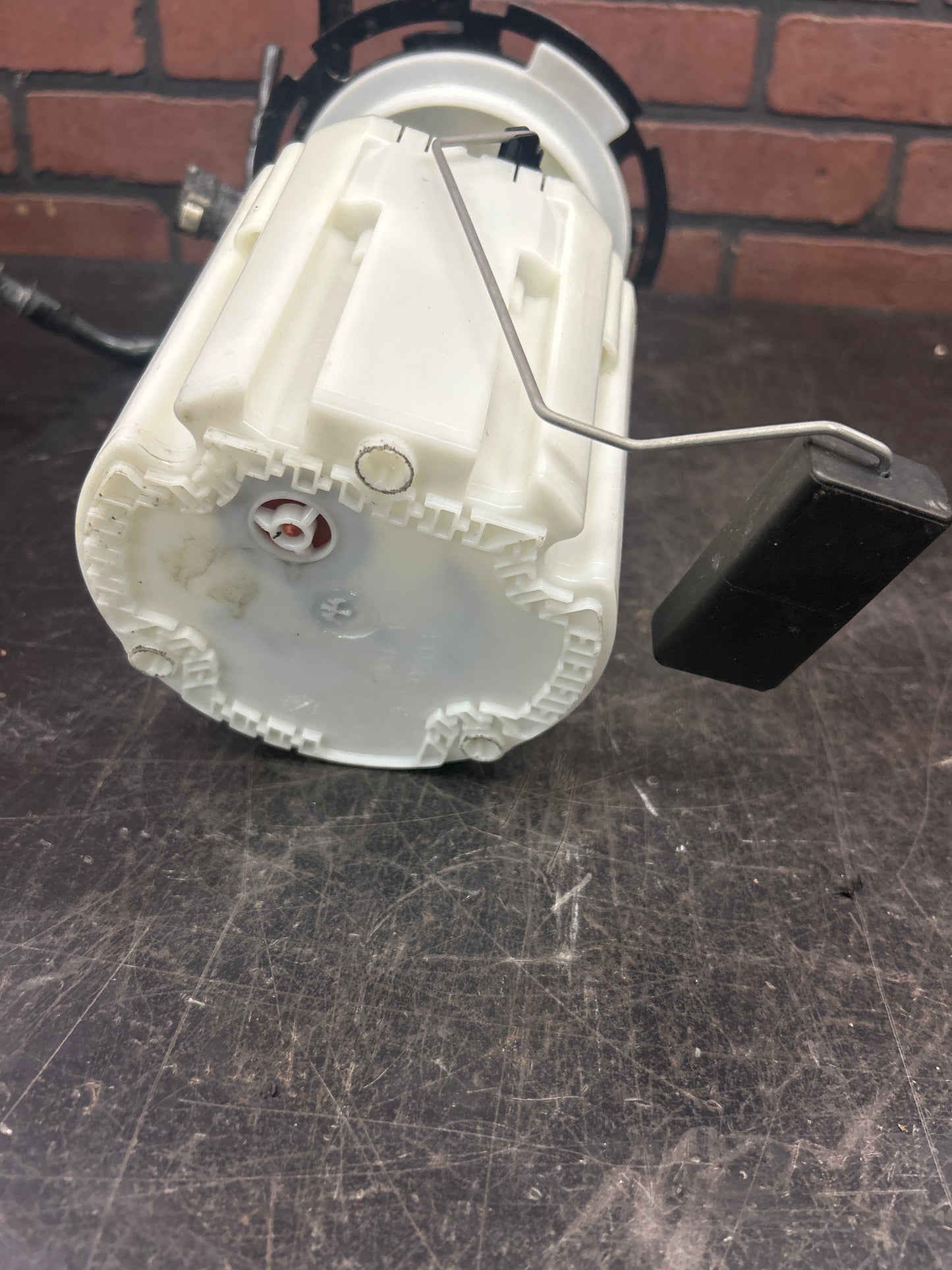 2008-2010 Saturn Sky Pontiac Solstice 2.0l Fuel Pump Assembly OEM 15868349